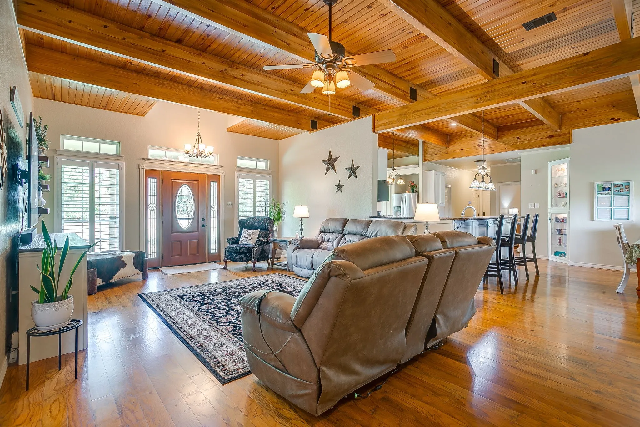 Single Family Residence For Sale in Johnson County , 7921 County Road 915b, Joshua, Texas 76058, 3 Bedroom, 2 Bathroom, 2 Garage spaces, 2,679 Sqft, built in 2007, mls#21348422, Real Estate Agent in Joshua, Homes For Sale in Johnson county, Homes For Sale in Joshua, Realtor in Joshua Texas, Real Estate Brokerage Independent Realty Texas, Luminita Cordes Realtor
