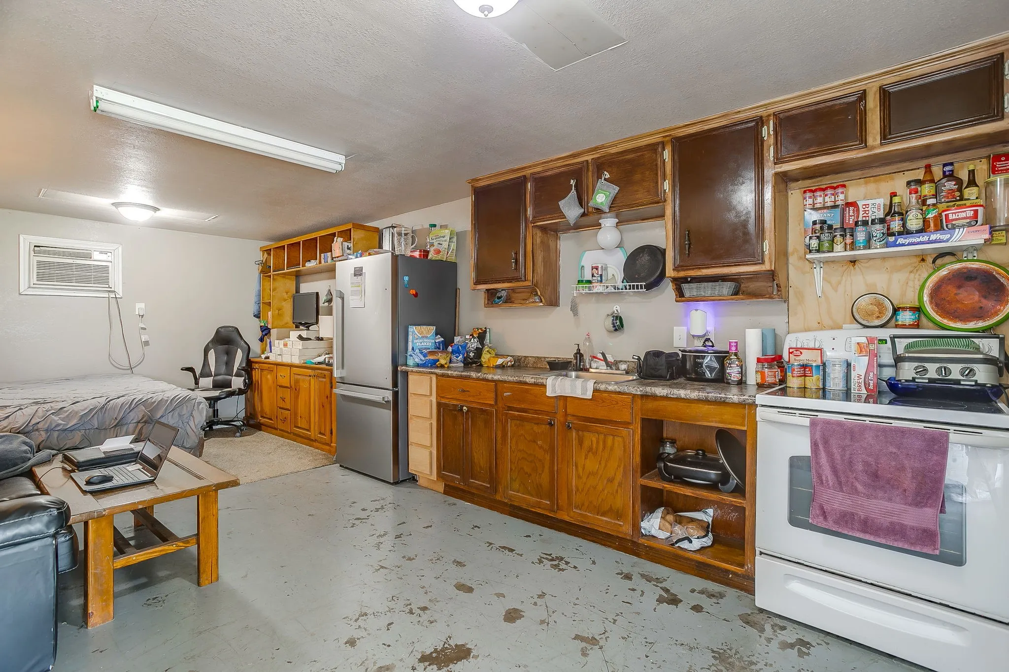 Single Family Residence For Sale in Johnson County , 7921 County Road 915b, Joshua, Texas 76058, 3 Bedroom, 2 Bathroom, 2 Garage spaces, 2,679 Sqft, built in 2007, mls#21348422, Real Estate Agent in Joshua, Homes For Sale in Johnson county, Homes For Sale in Joshua, Realtor in Joshua Texas, Real Estate Brokerage Independent Realty Texas, Luminita Cordes Realtor