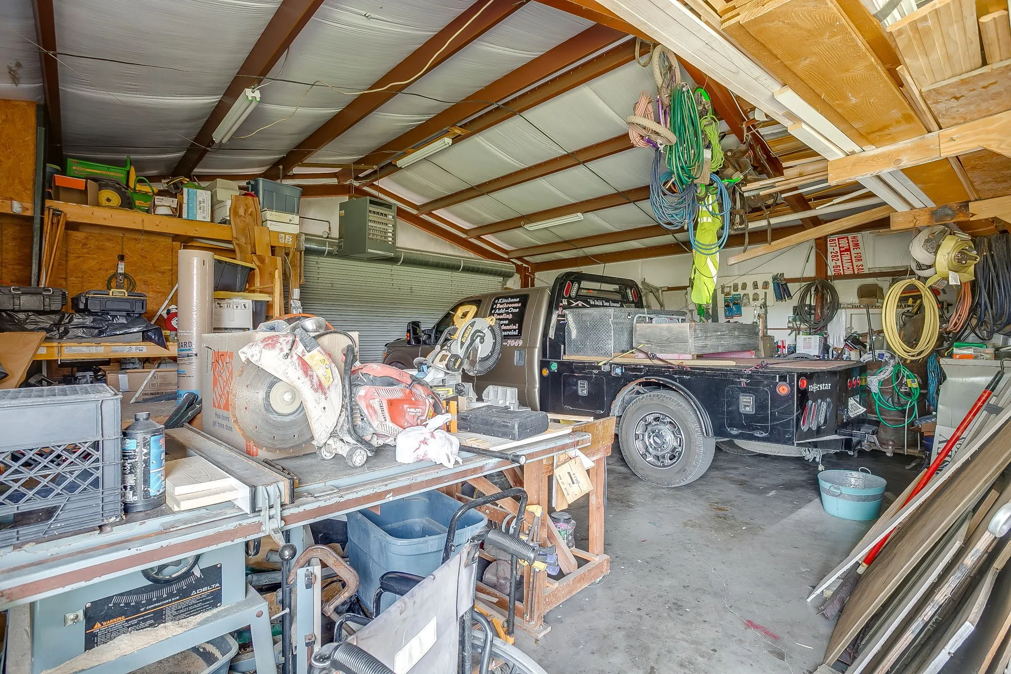 Single Family Residence For Sale in Johnson County , 7921 County Road 915b, Joshua, Texas 76058, 3 Bedroom, 2 Bathroom, 2 Garage spaces, 2,679 Sqft, built in 2007, mls#21348422, Real Estate Agent in Joshua, Homes For Sale in Johnson county, Homes For Sale in Joshua, Realtor in Joshua Texas, Real Estate Brokerage Independent Realty Texas, Luminita Cordes Realtor