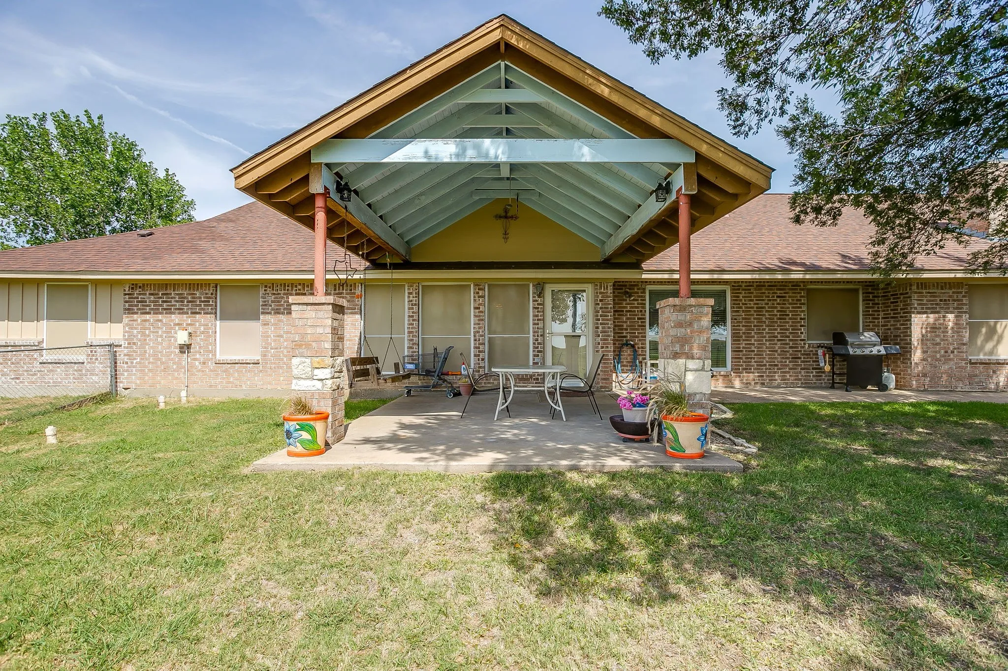 Single Family Residence For Sale in Johnson County , 7921 County Road 915b, Joshua, Texas 76058, 3 Bedroom, 2 Bathroom, 2 Garage spaces, 2,679 Sqft, built in 2007, mls#21348422, Real Estate Agent in Joshua, Homes For Sale in Johnson county, Homes For Sale in Joshua, Realtor in Joshua Texas, Real Estate Brokerage Independent Realty Texas, Luminita Cordes Realtor