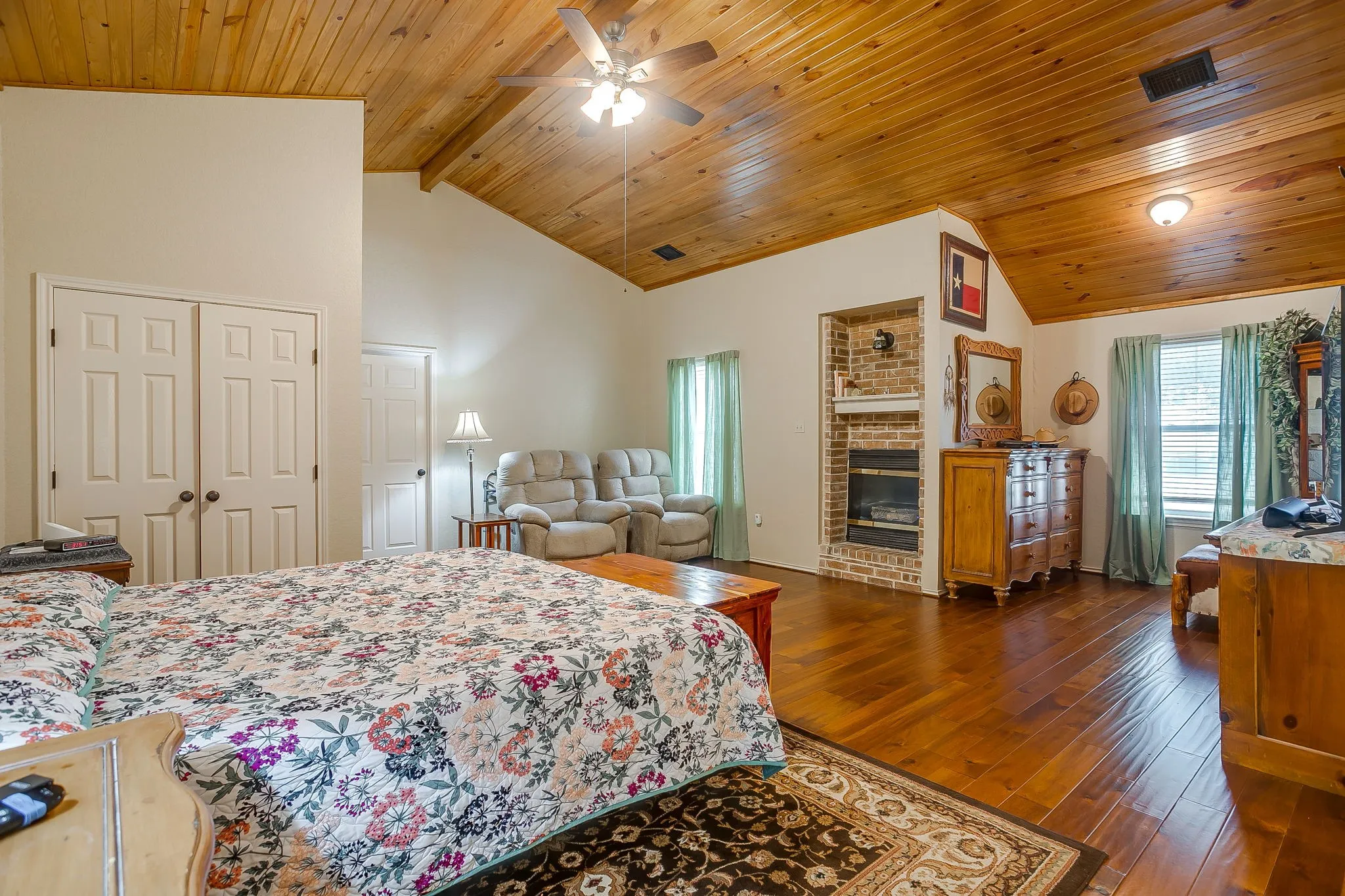 Single Family Residence For Sale in Johnson County , 7921 County Road 915b, Joshua, Texas 76058, 3 Bedroom, 2 Bathroom, 2 Garage spaces, 2,679 Sqft, built in 2007, mls#21348422, Real Estate Agent in Joshua, Homes For Sale in Johnson county, Homes For Sale in Joshua, Realtor in Joshua Texas, Real Estate Brokerage Independent Realty Texas, Luminita Cordes Realtor