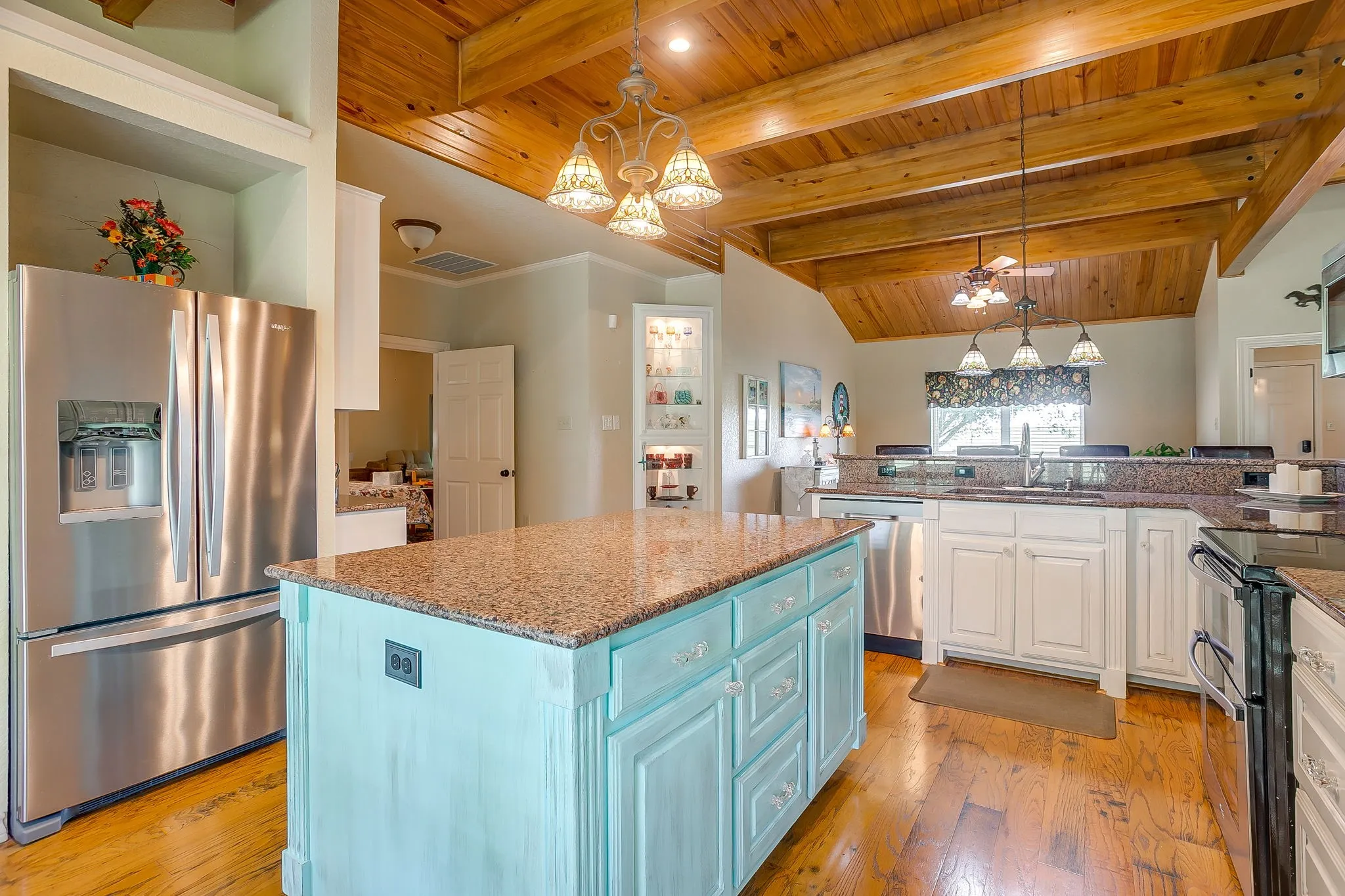 Single Family Residence For Sale in Johnson County , 7921 County Road 915b, Joshua, Texas 76058, 3 Bedroom, 2 Bathroom, 2 Garage spaces, 2,679 Sqft, built in 2007, mls#21348422, Real Estate Agent in Joshua, Homes For Sale in Johnson county, Homes For Sale in Joshua, Realtor in Joshua Texas, Real Estate Brokerage Independent Realty Texas, Luminita Cordes Realtor