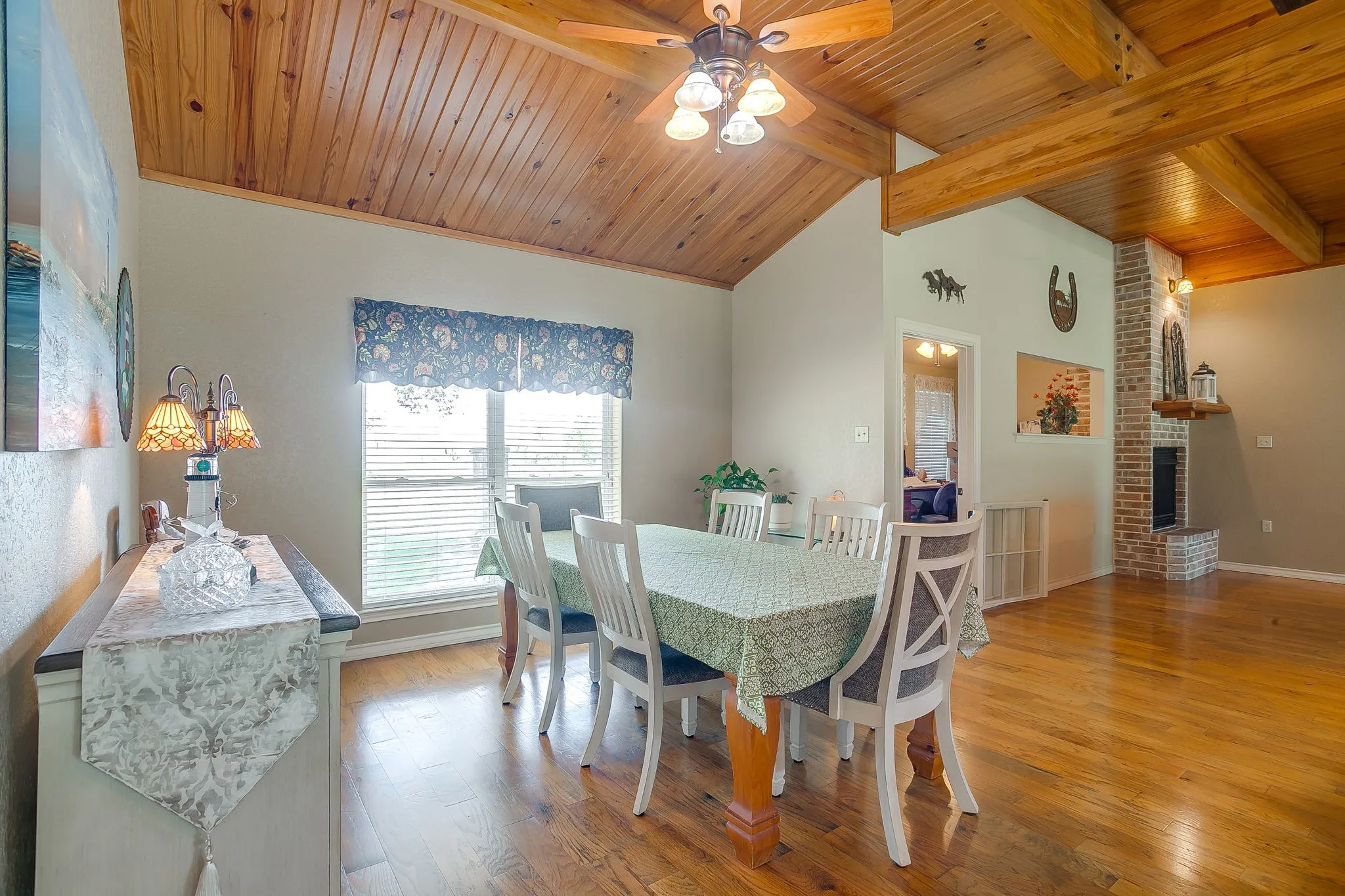 Single Family Residence For Sale in Johnson County , 7921 County Road 915b, Joshua, Texas 76058, 3 Bedroom, 2 Bathroom, 2 Garage spaces, 2,679 Sqft, built in 2007, mls#21348422, Real Estate Agent in Joshua, Homes For Sale in Johnson county, Homes For Sale in Joshua, Realtor in Joshua Texas, Real Estate Brokerage Independent Realty Texas, Luminita Cordes Realtor