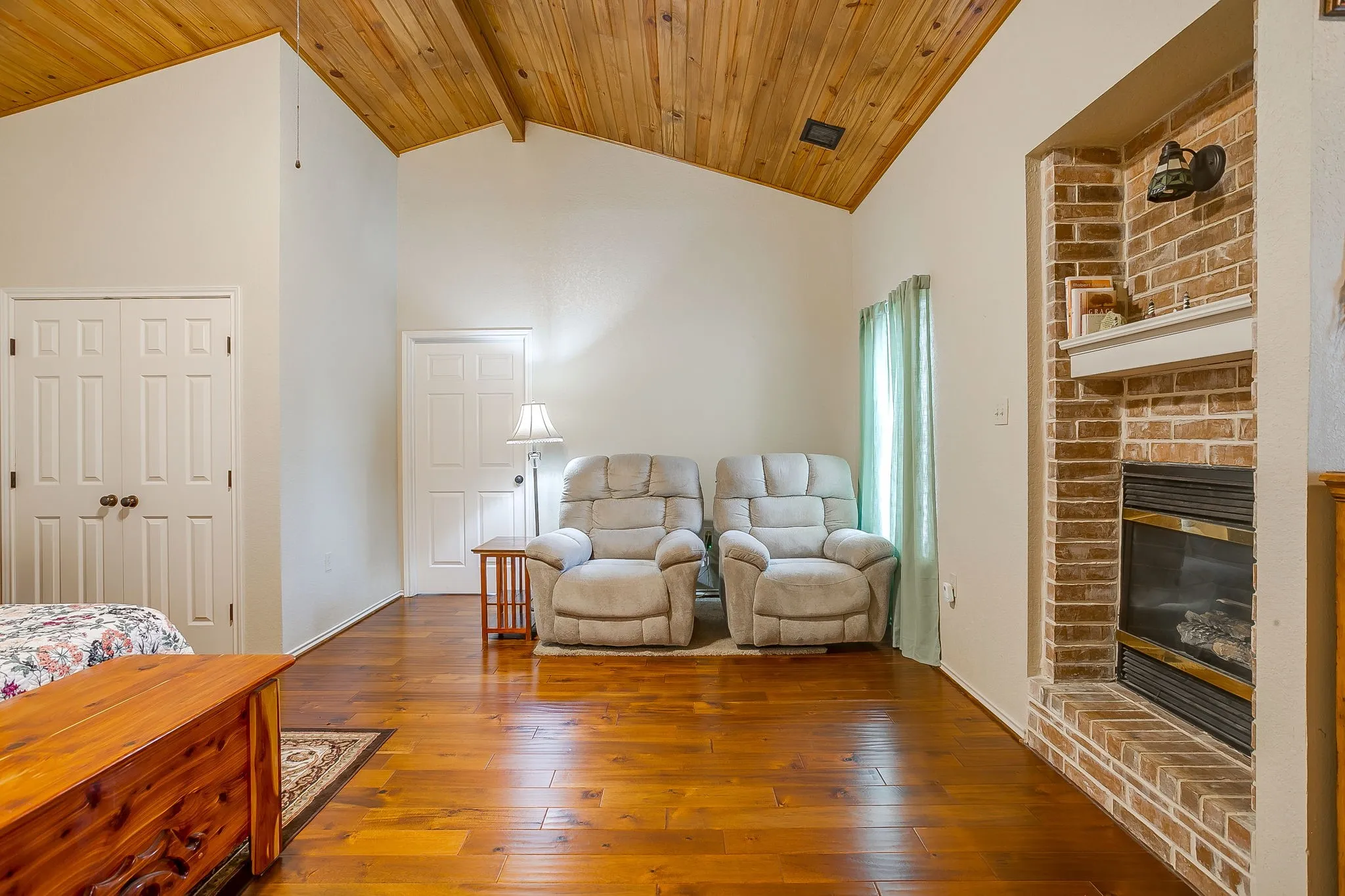 Single Family Residence For Sale in Johnson County , 7921 County Road 915b, Joshua, Texas 76058, 3 Bedroom, 2 Bathroom, 2 Garage spaces, 2,679 Sqft, built in 2007, mls#21348422, Real Estate Agent in Joshua, Homes For Sale in Johnson county, Homes For Sale in Joshua, Realtor in Joshua Texas, Real Estate Brokerage Independent Realty Texas, Luminita Cordes Realtor