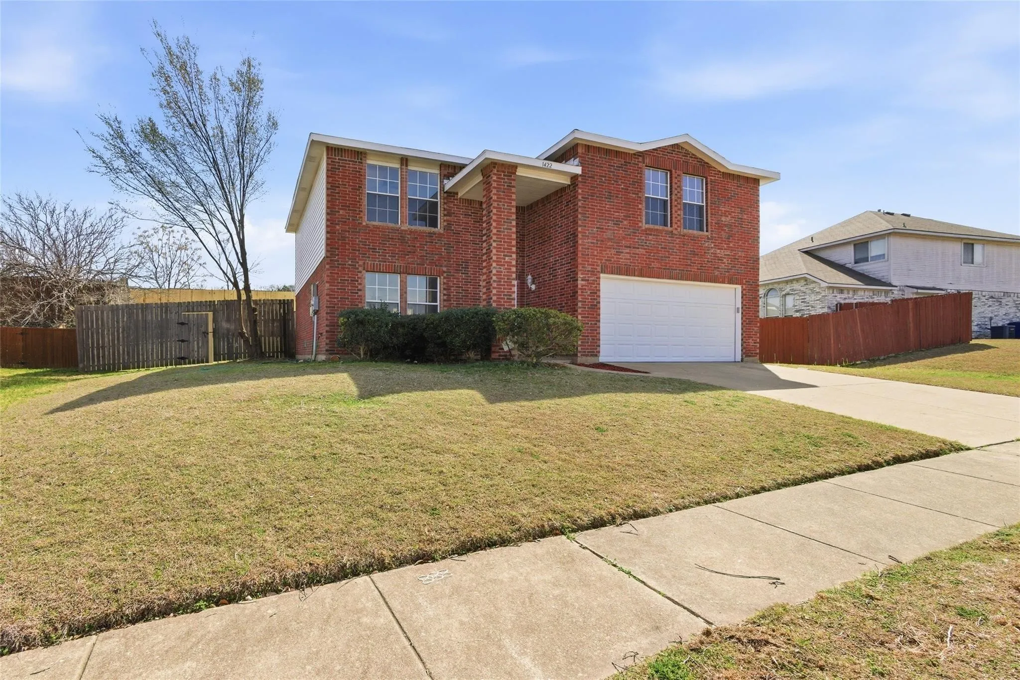 Single Family Residence For Sale in Dallas County , 1422 Mill Branch Drive, Garland, Texas 75040, 3 Bedroom, 3 Bathroom, 2 Garage spaces, 2,085 Sqft, built in 1996, mls#21348487, Real Estate Agent in Garland, Homes For Sale in Dallas county, Homes For Sale in Garland, Realtor in Garland Texas, Real Estate Brokerage Independent Realty Texas, Luminita Cordes Realtor