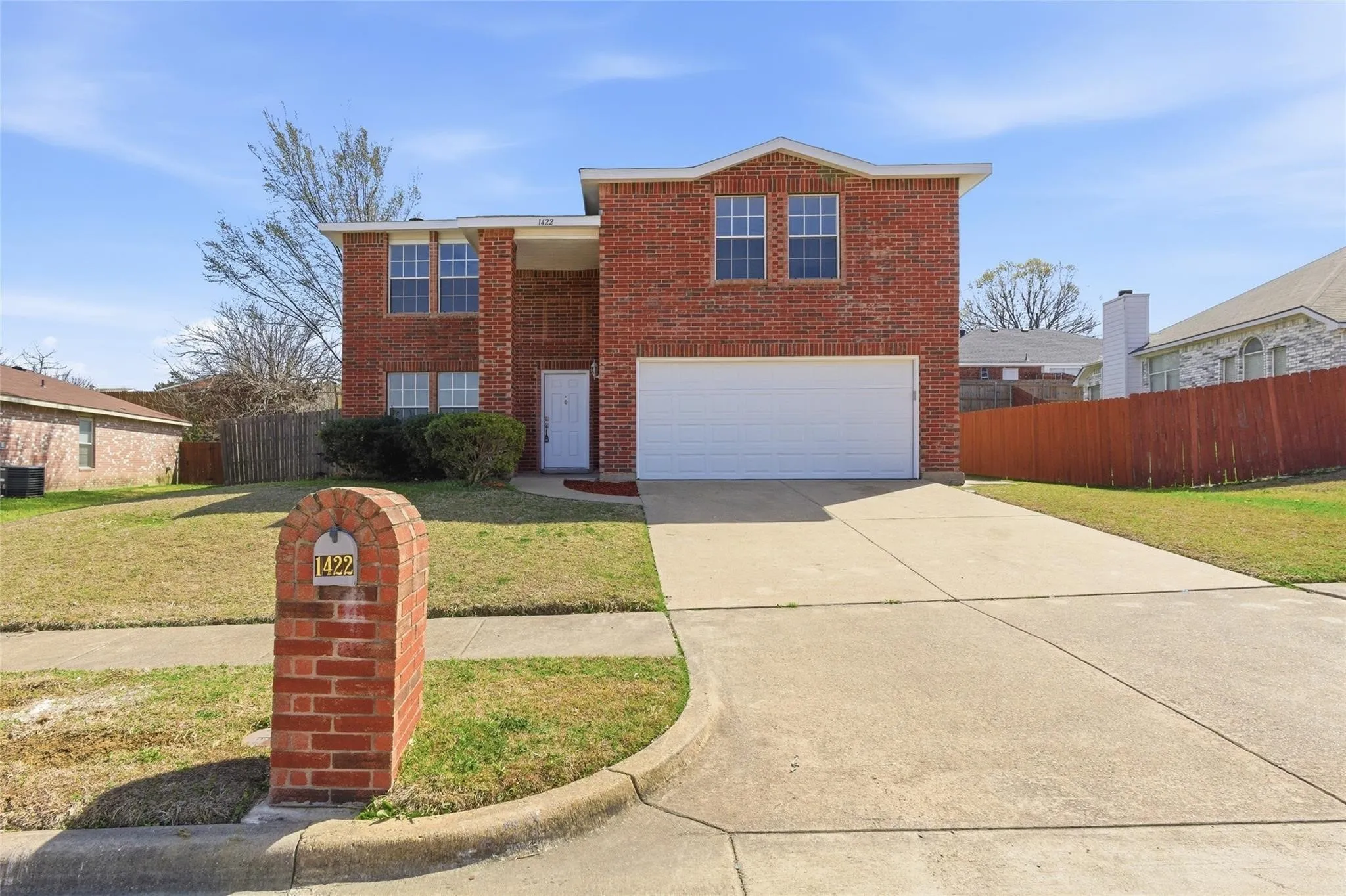 Single Family Residence For Sale in Dallas County , 1422 Mill Branch Drive, Garland, Texas 75040, 3 Bedroom, 3 Bathroom, 2 Garage spaces, 2,085 Sqft, built in 1996, mls#21348487, Real Estate Agent in Garland, Homes For Sale in Dallas county, Homes For Sale in Garland, Realtor in Garland Texas, Real Estate Brokerage Independent Realty Texas, Luminita Cordes Realtor