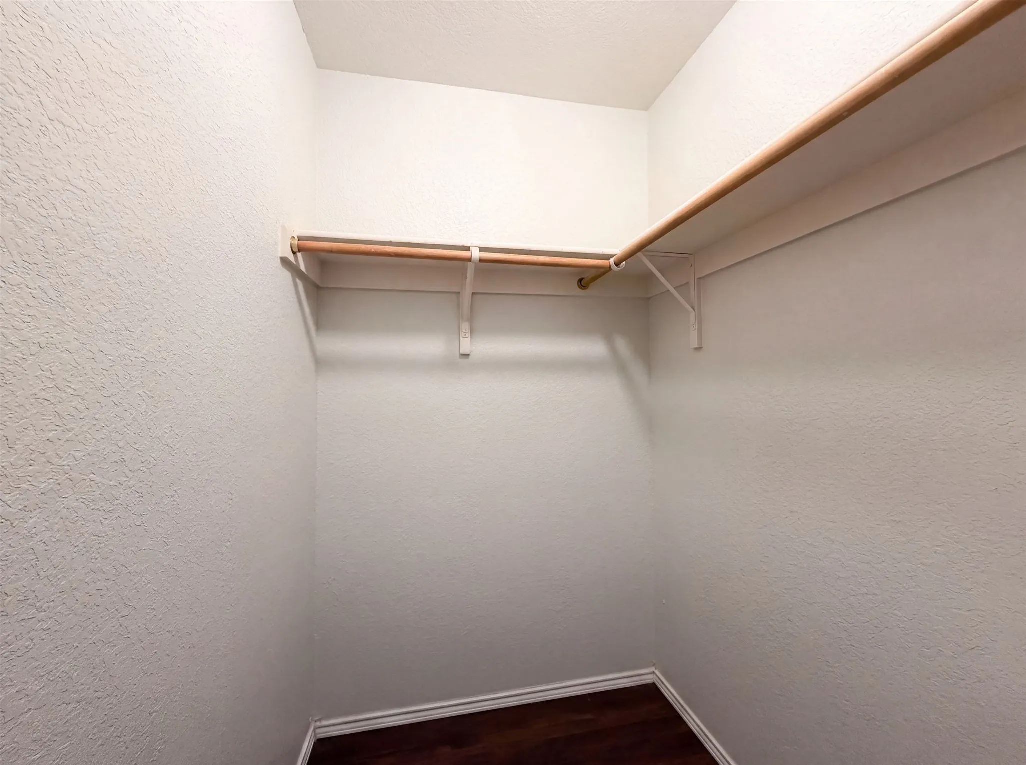 Single Family Residence For Sale in Tarrant County , 825 Village Point Lane, Fort Worth, Texas 76108, 3 Bedroom, 3 Bathroom, 1 Garage spaces, 1,182 Sqft, built in 2006, mls#21348961, Real Estate Agent in Fort Worth, Homes For Sale in Tarrant county, Homes For Sale in Fort Worth, Realtor in Fort Worth Texas, Real Estate Brokerage Independent Realty Texas, Luminita Cordes Realtor
