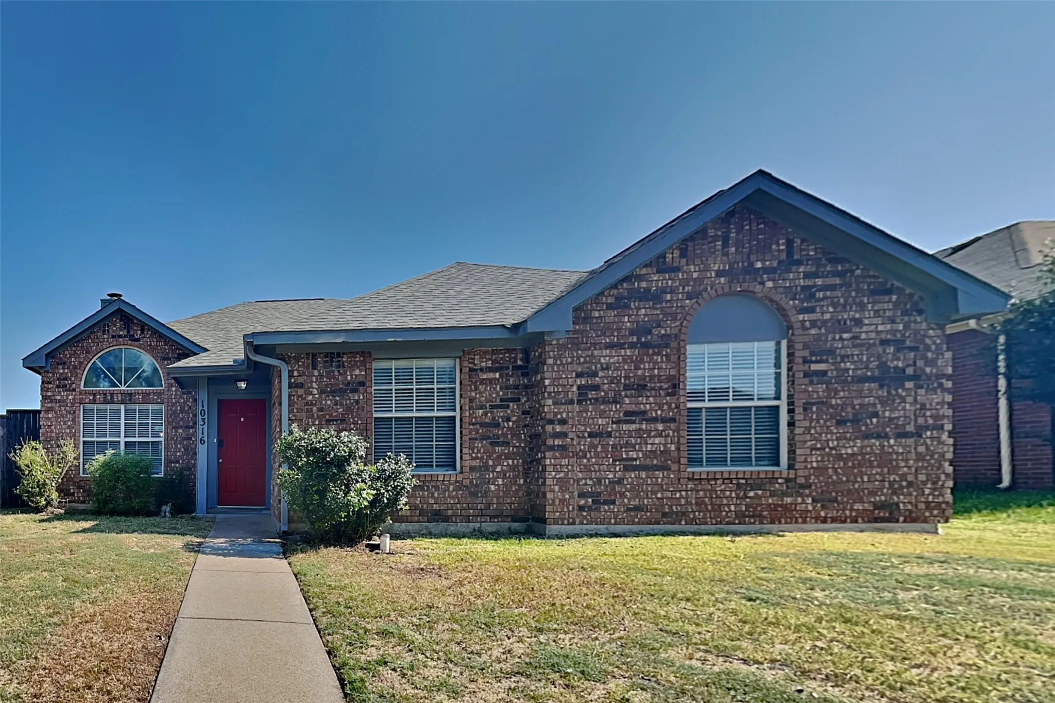 Single Family Residence For Rent in Collin County , 10316 Concord Drive, Frisco, Texas 75035, 3 Bedroom, 2 Bathroom, 2 Garage spaces, 1,319 Sqft, built in 1990, mls#21348971, Real Estate Agent in Frisco, Homes For Rent in Collin county, Homes For Rent in Frisco, Realtor in Frisco Texas, Real Estate Brokerage Independent Realty Texas, Luminita Cordes Realtor