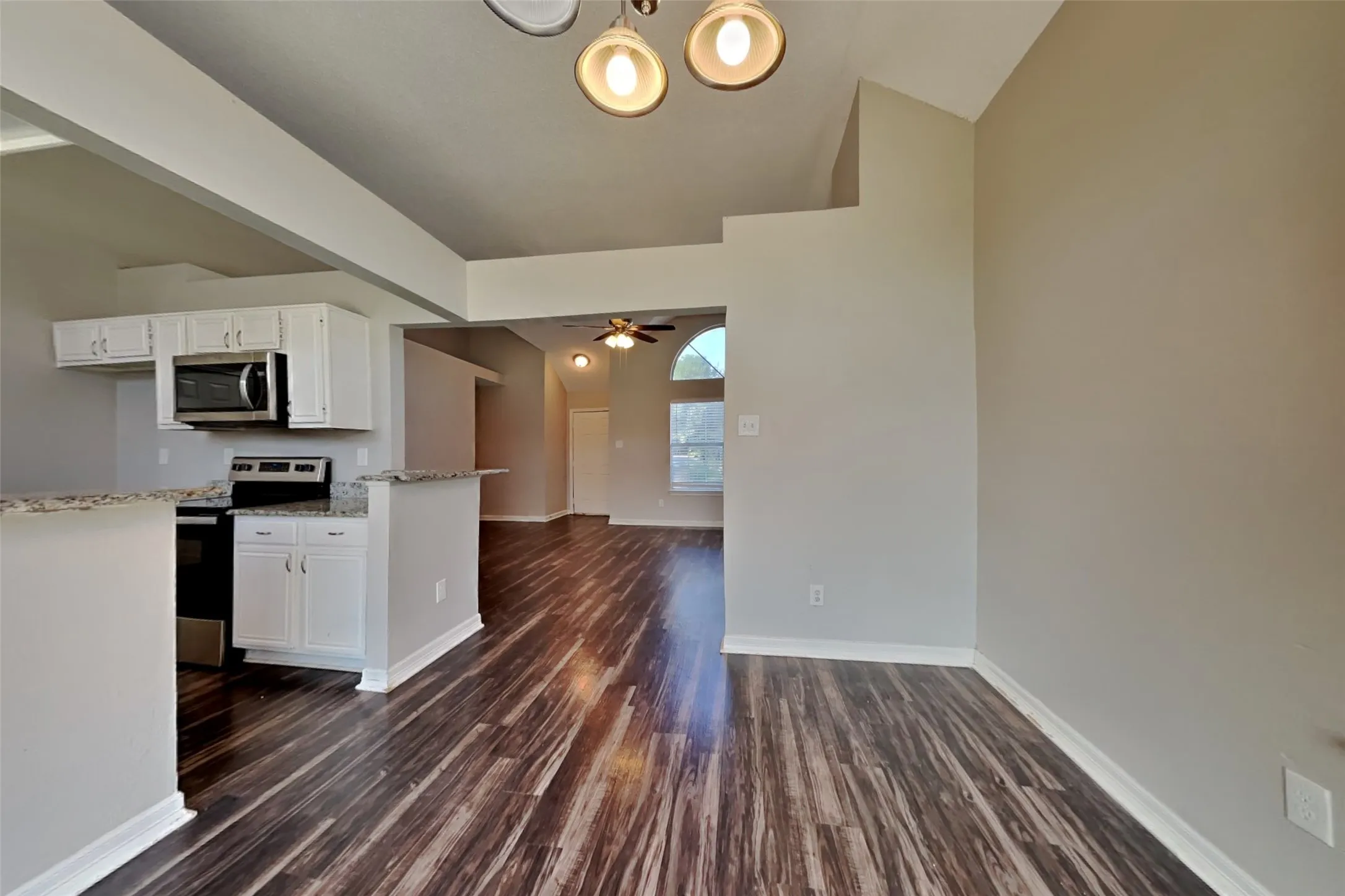 Single Family Residence For Rent in Collin County , 10316 Concord Drive, Frisco, Texas 75035, 3 Bedroom, 2 Bathroom, 2 Garage spaces, 1,319 Sqft, built in 1990, mls#21348971, Real Estate Agent in Frisco, Homes For Rent in Collin county, Homes For Rent in Frisco, Realtor in Frisco Texas, Real Estate Brokerage Independent Realty Texas, Luminita Cordes Realtor