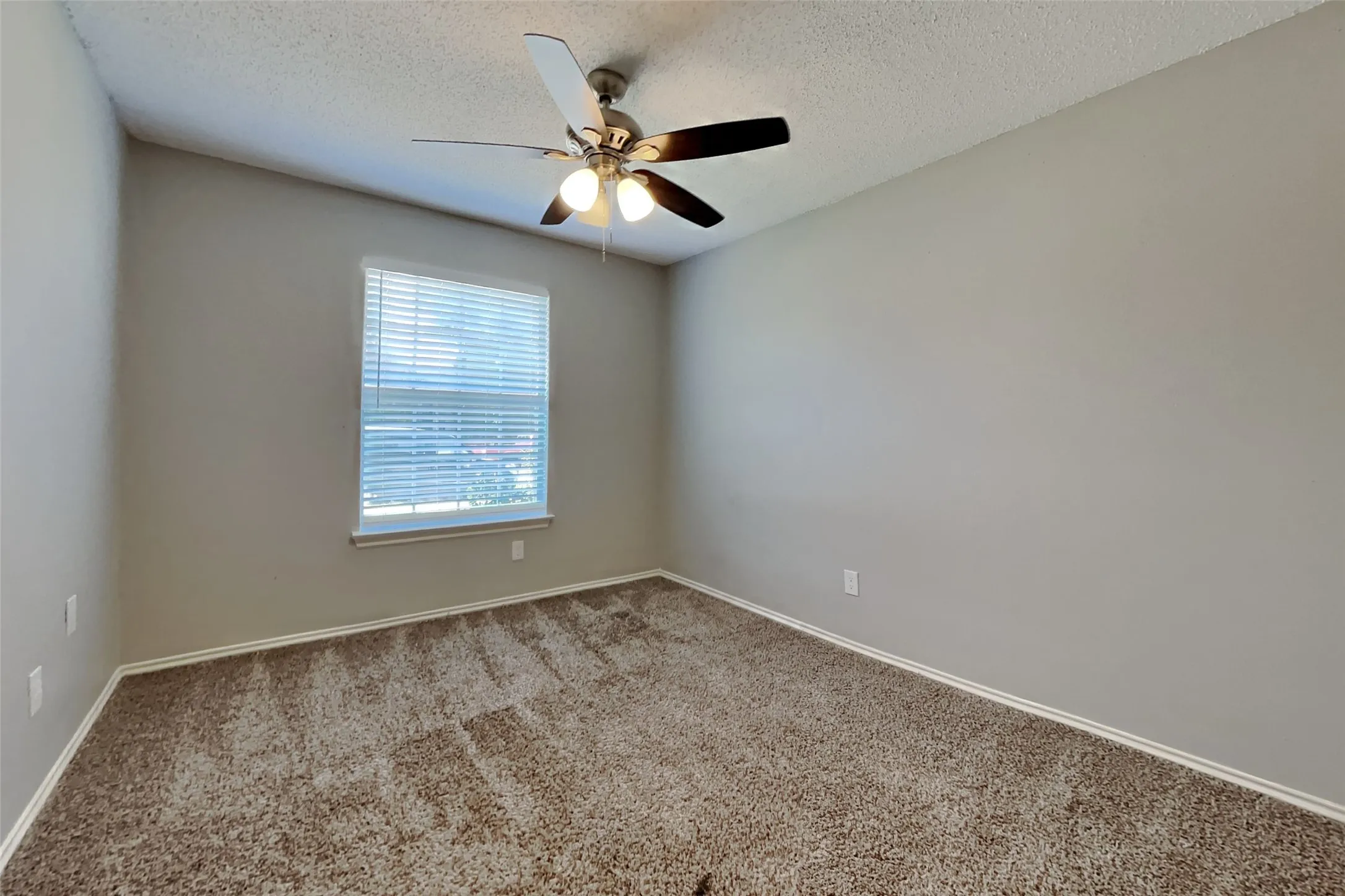 Single Family Residence For Rent in Collin County , 10316 Concord Drive, Frisco, Texas 75035, 3 Bedroom, 2 Bathroom, 2 Garage spaces, 1,319 Sqft, built in 1990, mls#21348971, Real Estate Agent in Frisco, Homes For Rent in Collin county, Homes For Rent in Frisco, Realtor in Frisco Texas, Real Estate Brokerage Independent Realty Texas, Luminita Cordes Realtor