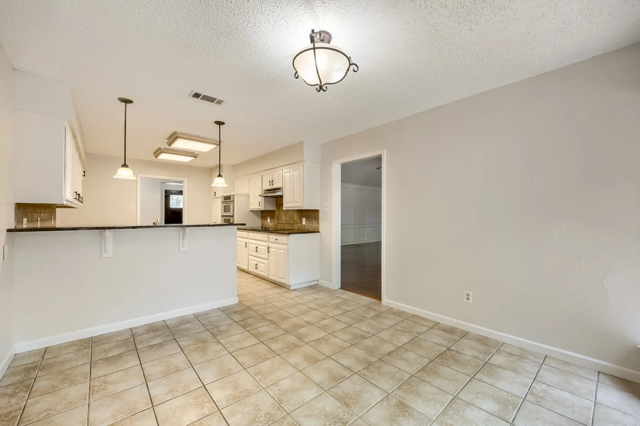 Single Family Residence For Sale in Tarrant County , 3414 Boyd Trail, Arlington, Texas 76017, 3 Bedroom, 2 Bathroom, 2 Garage spaces, 1,930 Sqft, built in 1983, mls#21346164, Real Estate Agent in Arlington, Homes For Sale in Tarrant county, Homes For Sale in Arlington, Realtor in Arlington Texas, Real Estate Brokerage Independent Realty Texas, Luminita Cordes Realtor