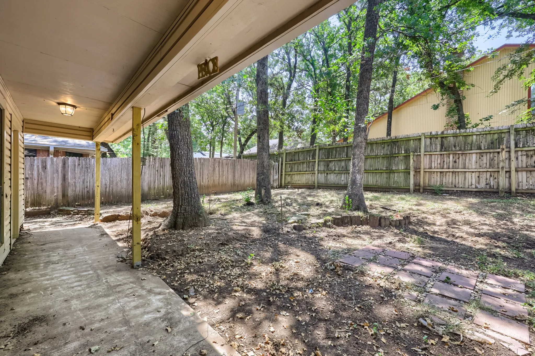 Single Family Residence For Sale in Tarrant County , 3414 Boyd Trail, Arlington, Texas 76017, 3 Bedroom, 2 Bathroom, 2 Garage spaces, 1,930 Sqft, built in 1983, mls#21346164, Real Estate Agent in Arlington, Homes For Sale in Tarrant county, Homes For Sale in Arlington, Realtor in Arlington Texas, Real Estate Brokerage Independent Realty Texas, Luminita Cordes Realtor