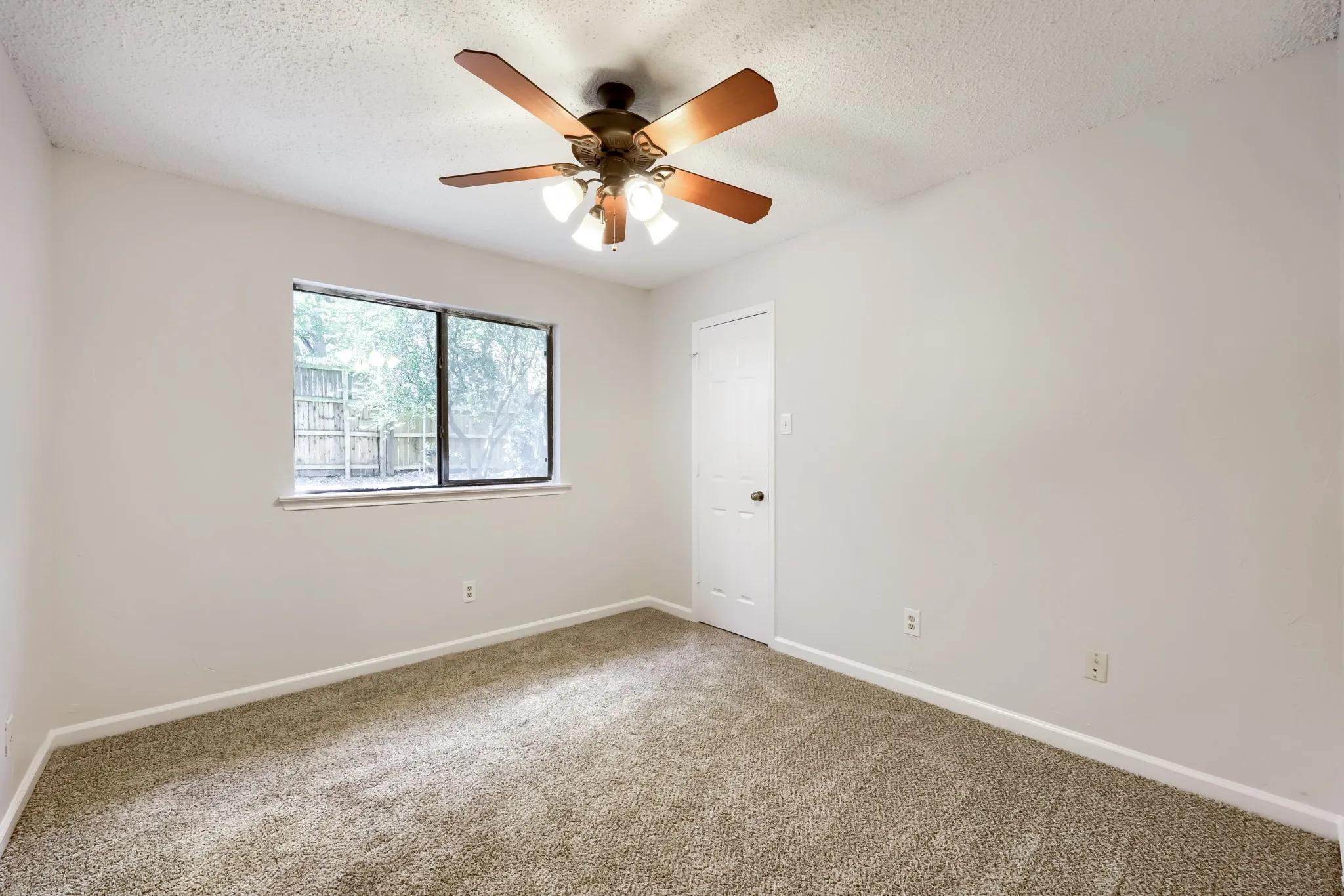 Single Family Residence For Sale in Tarrant County , 3414 Boyd Trail, Arlington, Texas 76017, 3 Bedroom, 2 Bathroom, 2 Garage spaces, 1,930 Sqft, built in 1983, mls#21346164, Real Estate Agent in Arlington, Homes For Sale in Tarrant county, Homes For Sale in Arlington, Realtor in Arlington Texas, Real Estate Brokerage Independent Realty Texas, Luminita Cordes Realtor