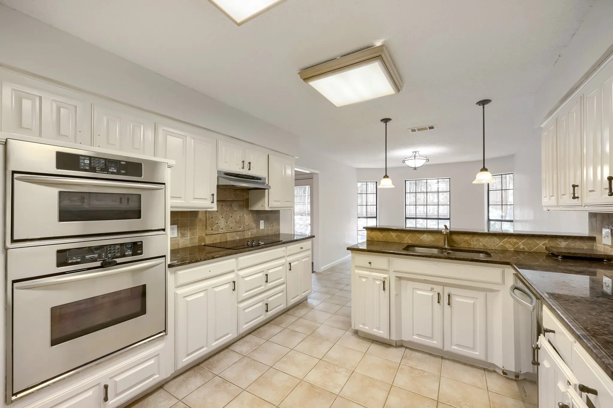 Single Family Residence For Sale in Tarrant County , 3414 Boyd Trail, Arlington, Texas 76017, 3 Bedroom, 2 Bathroom, 2 Garage spaces, 1,930 Sqft, built in 1983, mls#21346164, Real Estate Agent in Arlington, Homes For Sale in Tarrant county, Homes For Sale in Arlington, Realtor in Arlington Texas, Real Estate Brokerage Independent Realty Texas, Luminita Cordes Realtor