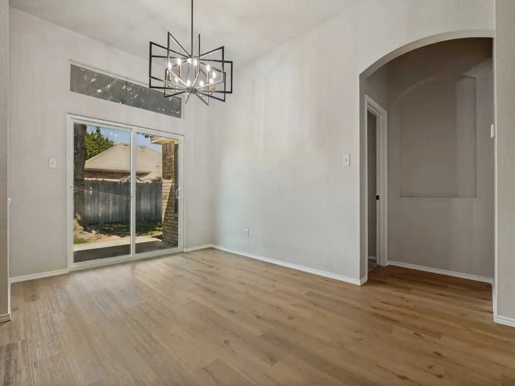 Single Family Residence For Rent in Dallas County , 5051 Showdown Lane, Grand Prairie, Texas 75052, 4 Bedroom, 2 Bathroom, 2 Garage spaces, 2,246 Sqft, built in 2001, mls#21348981, Real Estate Agent in Grand Prairie, Homes For Rent in Dallas county, Homes For Rent in Grand Prairie, Realtor in Grand Prairie Texas, Real Estate Brokerage Independent Realty Texas, Luminita Cordes Realtor