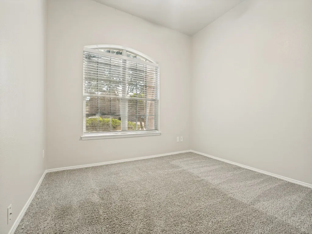 Single Family Residence For Rent in Dallas County , 5051 Showdown Lane, Grand Prairie, Texas 75052, 4 Bedroom, 2 Bathroom, 2 Garage spaces, 2,246 Sqft, built in 2001, mls#21348981, Real Estate Agent in Grand Prairie, Homes For Rent in Dallas county, Homes For Rent in Grand Prairie, Realtor in Grand Prairie Texas, Real Estate Brokerage Independent Realty Texas, Luminita Cordes Realtor