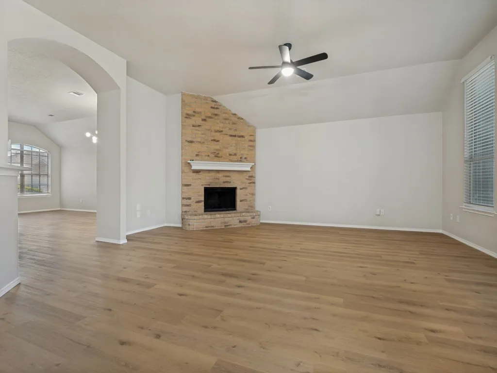 Single Family Residence For Rent in Dallas County , 5051 Showdown Lane, Grand Prairie, Texas 75052, 4 Bedroom, 2 Bathroom, 2 Garage spaces, 2,246 Sqft, built in 2001, mls#21348981, Real Estate Agent in Grand Prairie, Homes For Rent in Dallas county, Homes For Rent in Grand Prairie, Realtor in Grand Prairie Texas, Real Estate Brokerage Independent Realty Texas, Luminita Cordes Realtor
