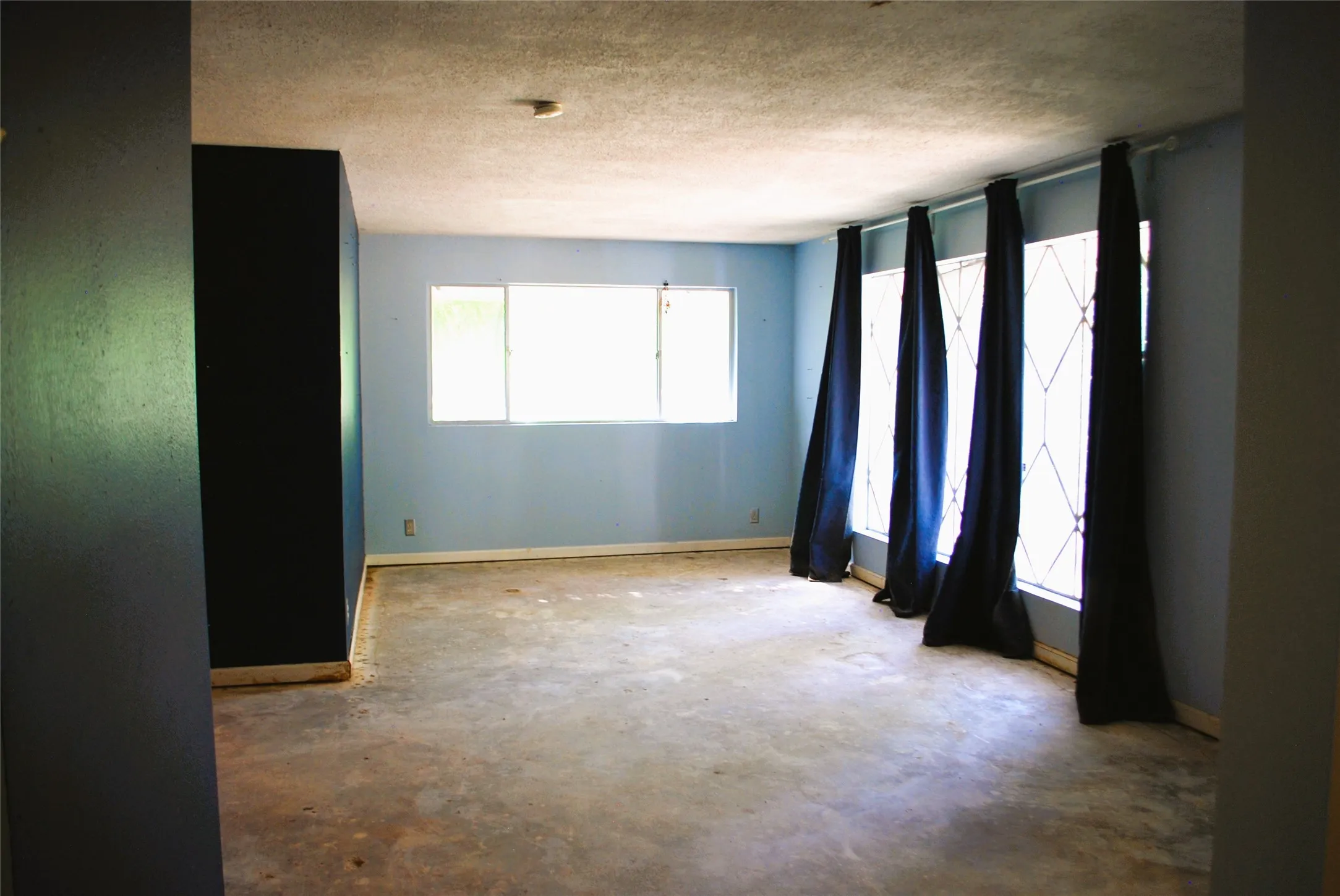 Single Family Residence For Sale in Dallas County , 3530 Kiestcrest Drive, Dallas, Texas 75233, 3 Bedroom, 2 Bathroom, 2 Garage spaces, 2,124 Sqft, built in 1962, mls#21348517, Real Estate Agent in Dallas, Homes For Sale in Dallas county, Homes For Sale in Dallas, Realtor in Dallas Texas, Real Estate Brokerage Independent Realty Texas, Luminita Cordes Realtor