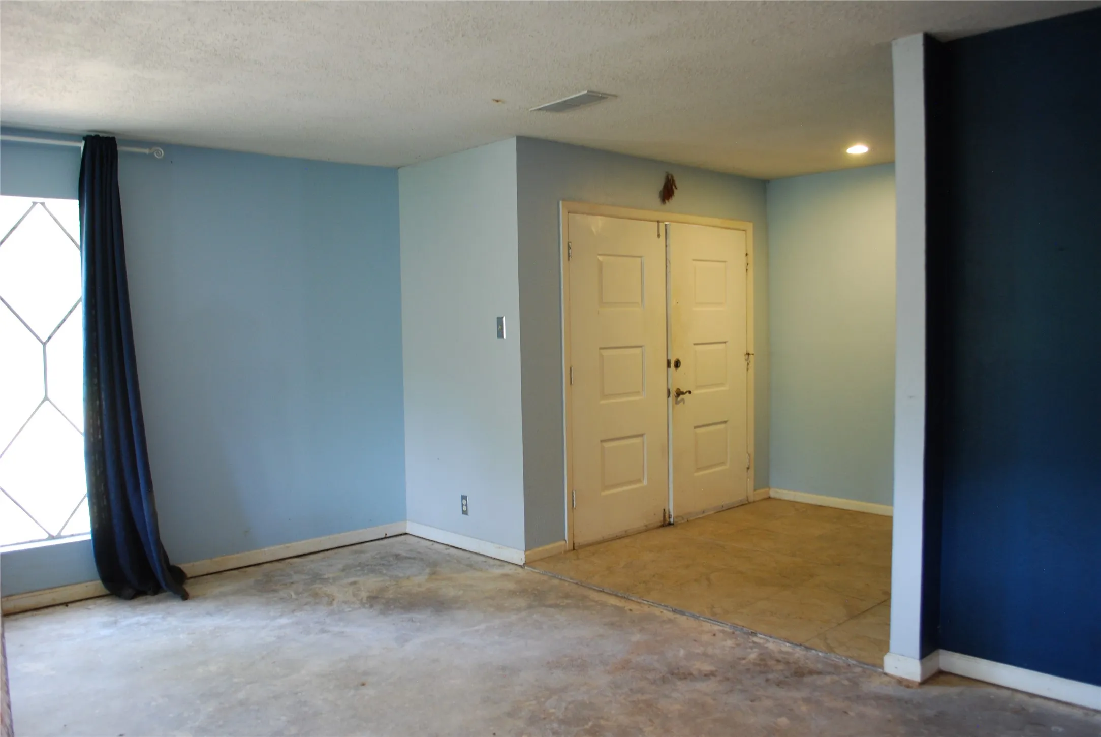 Single Family Residence For Sale in Dallas County , 3530 Kiestcrest Drive, Dallas, Texas 75233, 3 Bedroom, 2 Bathroom, 2 Garage spaces, 2,124 Sqft, built in 1962, mls#21348517, Real Estate Agent in Dallas, Homes For Sale in Dallas county, Homes For Sale in Dallas, Realtor in Dallas Texas, Real Estate Brokerage Independent Realty Texas, Luminita Cordes Realtor
