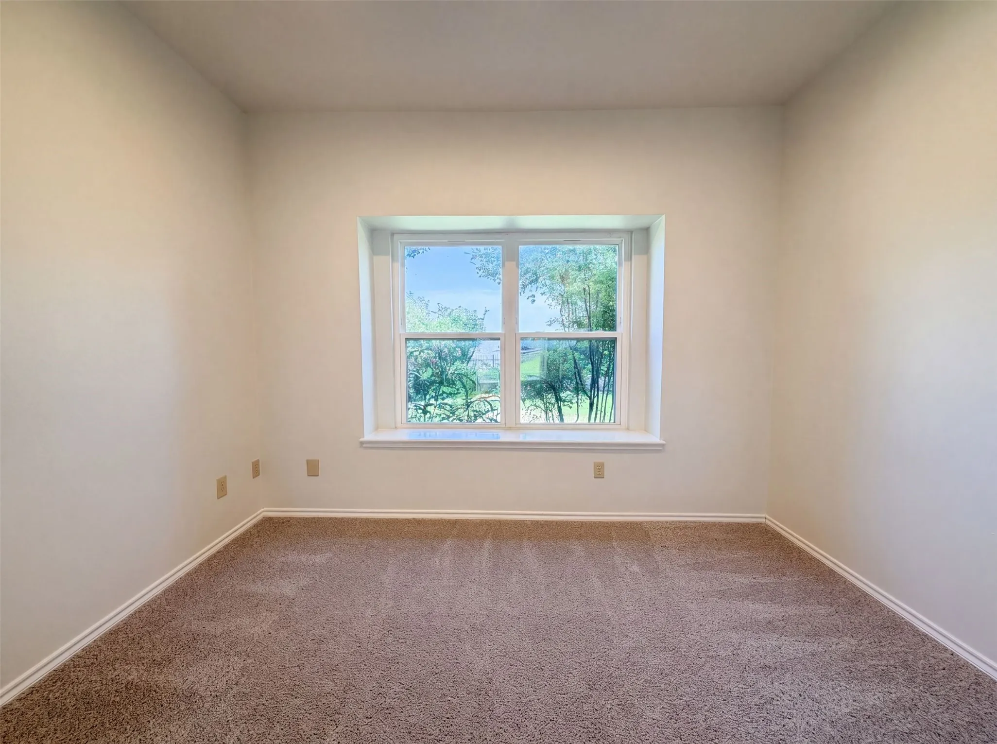 Single Family Residence For Sale in Tarrant County , 7632 Westwind Drive, Fort Worth, Texas 76179, 4 Bedroom, 5 Bathroom, 2 Garage spaces, 3,919 Sqft, built in 1987, mls#21348996, Real Estate Agent in Fort Worth, Homes For Sale in Tarrant county, Homes For Sale in Fort Worth, Realtor in Fort Worth Texas, Real Estate Brokerage Independent Realty Texas, Luminita Cordes Realtor