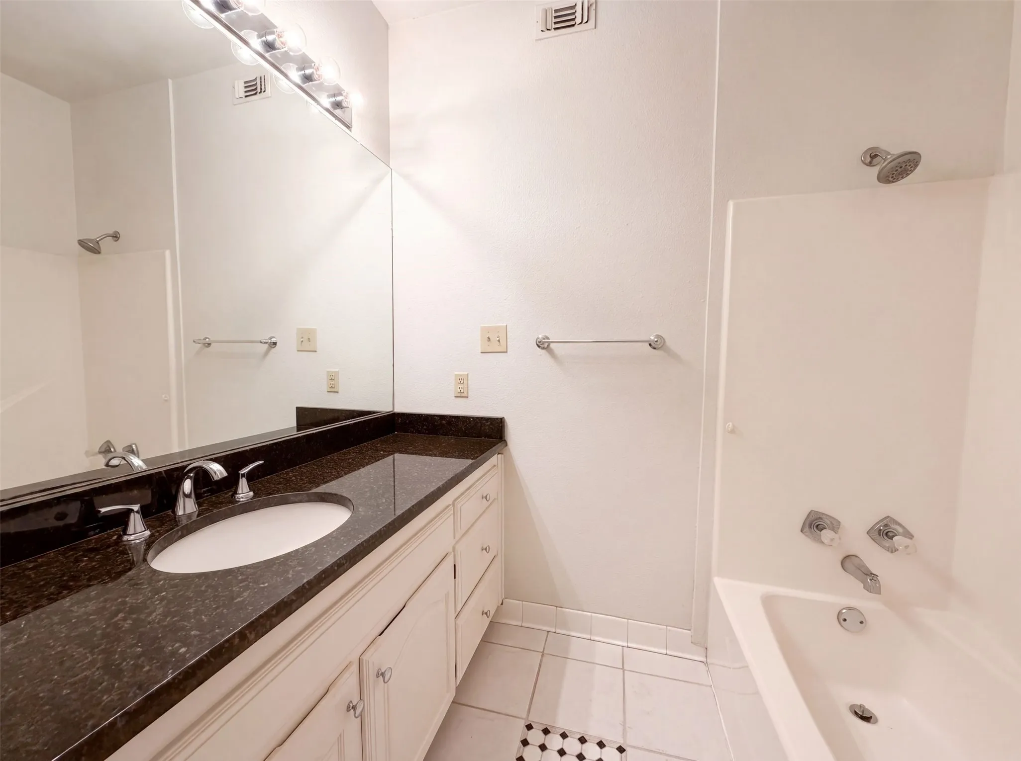Single Family Residence For Sale in Tarrant County , 7632 Westwind Drive, Fort Worth, Texas 76179, 4 Bedroom, 5 Bathroom, 2 Garage spaces, 3,919 Sqft, built in 1987, mls#21348996, Real Estate Agent in Fort Worth, Homes For Sale in Tarrant county, Homes For Sale in Fort Worth, Realtor in Fort Worth Texas, Real Estate Brokerage Independent Realty Texas, Luminita Cordes Realtor