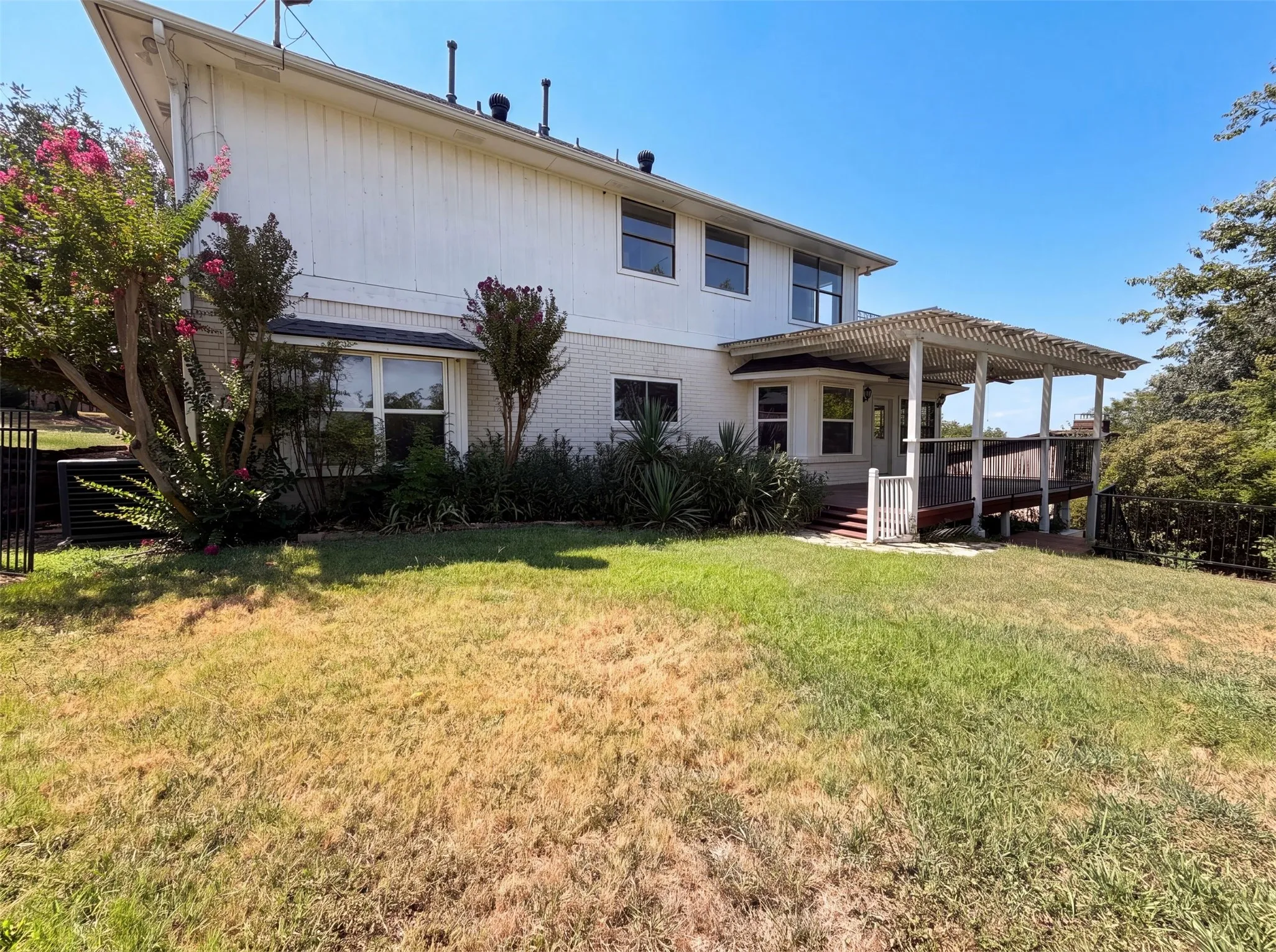 Single Family Residence For Sale in Tarrant County , 7632 Westwind Drive, Fort Worth, Texas 76179, 4 Bedroom, 5 Bathroom, 2 Garage spaces, 3,919 Sqft, built in 1987, mls#21348996, Real Estate Agent in Fort Worth, Homes For Sale in Tarrant county, Homes For Sale in Fort Worth, Realtor in Fort Worth Texas, Real Estate Brokerage Independent Realty Texas, Luminita Cordes Realtor