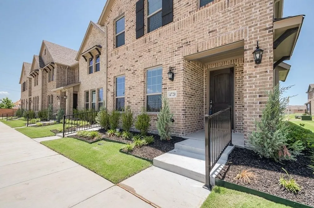 Townhouse For Rent in Collin County , 4720 Piedras Lanzar Drive, Mc Kinney, Texas 75070, 3 Bedroom, 3 Bathroom, 2 Garage spaces, 1,856 Sqft, built in 2018, mls#21349004, Real Estate Agent in Mc Kinney, Homes For Rent in Collin county, Homes For Rent in Mc Kinney, Realtor in Mc Kinney Texas, Real Estate Brokerage Independent Realty Texas, Luminita Cordes Realtor
