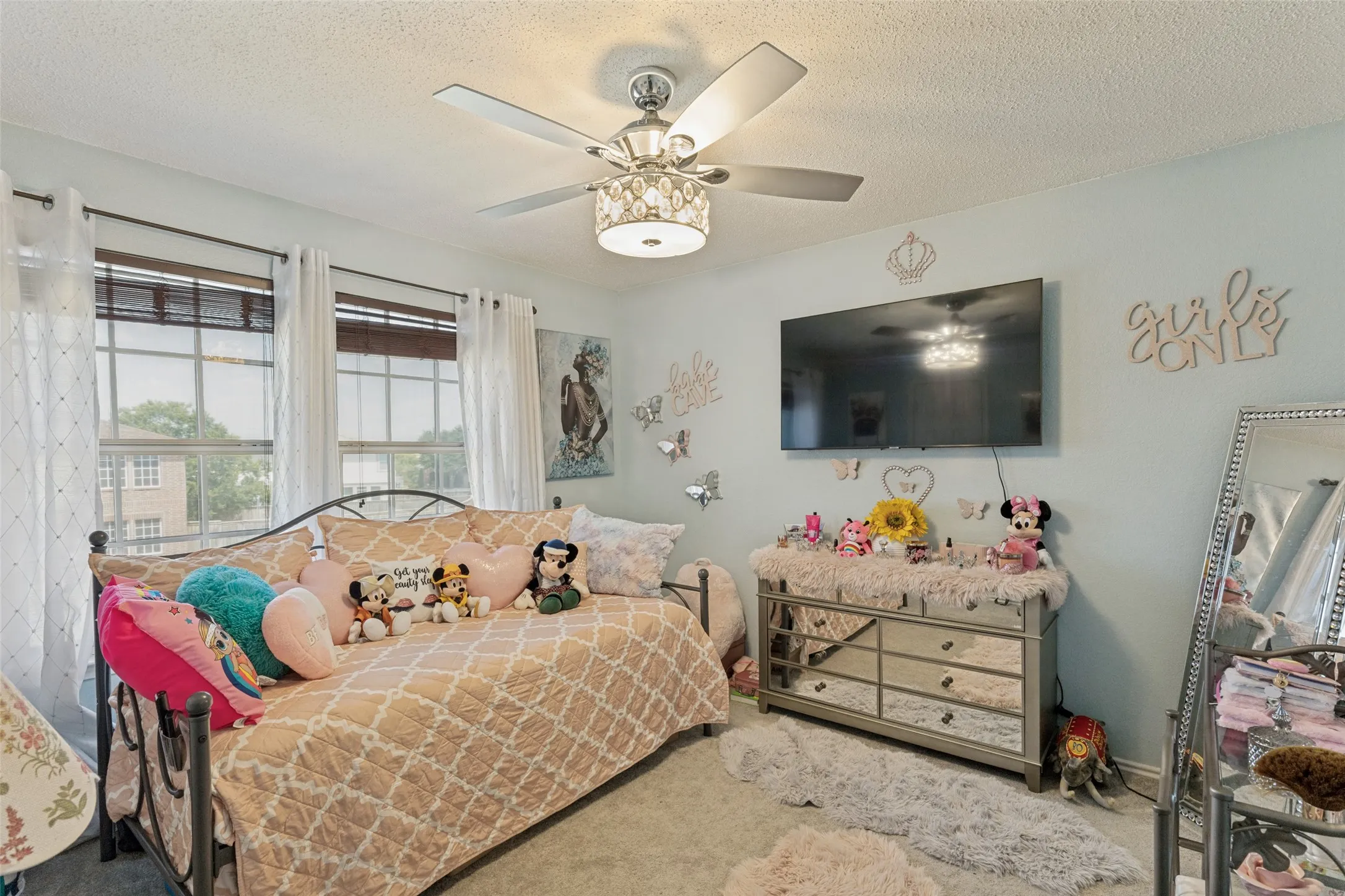Single Family Residence For Sale in Tarrant County , 13821 Sonterra Ranch Road, Fort Worth, Texas 76262, 3 Bedroom, 3 Bathroom, Garage spaces, 2,648 Sqft, built in 2004, mls#21348990, Real Estate Agent in Fort Worth, Homes For Sale in Tarrant county, Homes For Sale in Fort Worth, Realtor in Fort Worth Texas, Real Estate Brokerage Independent Realty Texas, Luminita Cordes Realtor