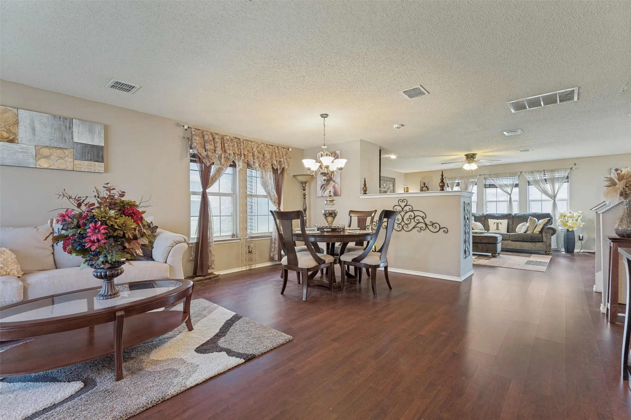 Single Family Residence For Sale in Tarrant County , 13821 Sonterra Ranch Road, Fort Worth, Texas 76262, 3 Bedroom, 3 Bathroom, Garage spaces, 2,648 Sqft, built in 2004, mls#21348990, Real Estate Agent in Fort Worth, Homes For Sale in Tarrant county, Homes For Sale in Fort Worth, Realtor in Fort Worth Texas, Real Estate Brokerage Independent Realty Texas, Luminita Cordes Realtor