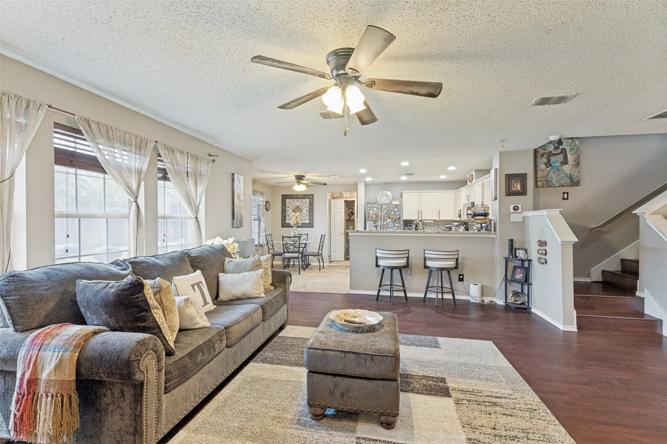 Single Family Residence For Sale in Tarrant County , 13821 Sonterra Ranch Road, Fort Worth, Texas 76262, 3 Bedroom, 3 Bathroom, Garage spaces, 2,648 Sqft, built in 2004, mls#21348990, Real Estate Agent in Fort Worth, Homes For Sale in Tarrant county, Homes For Sale in Fort Worth, Realtor in Fort Worth Texas, Real Estate Brokerage Independent Realty Texas, Luminita Cordes Realtor
