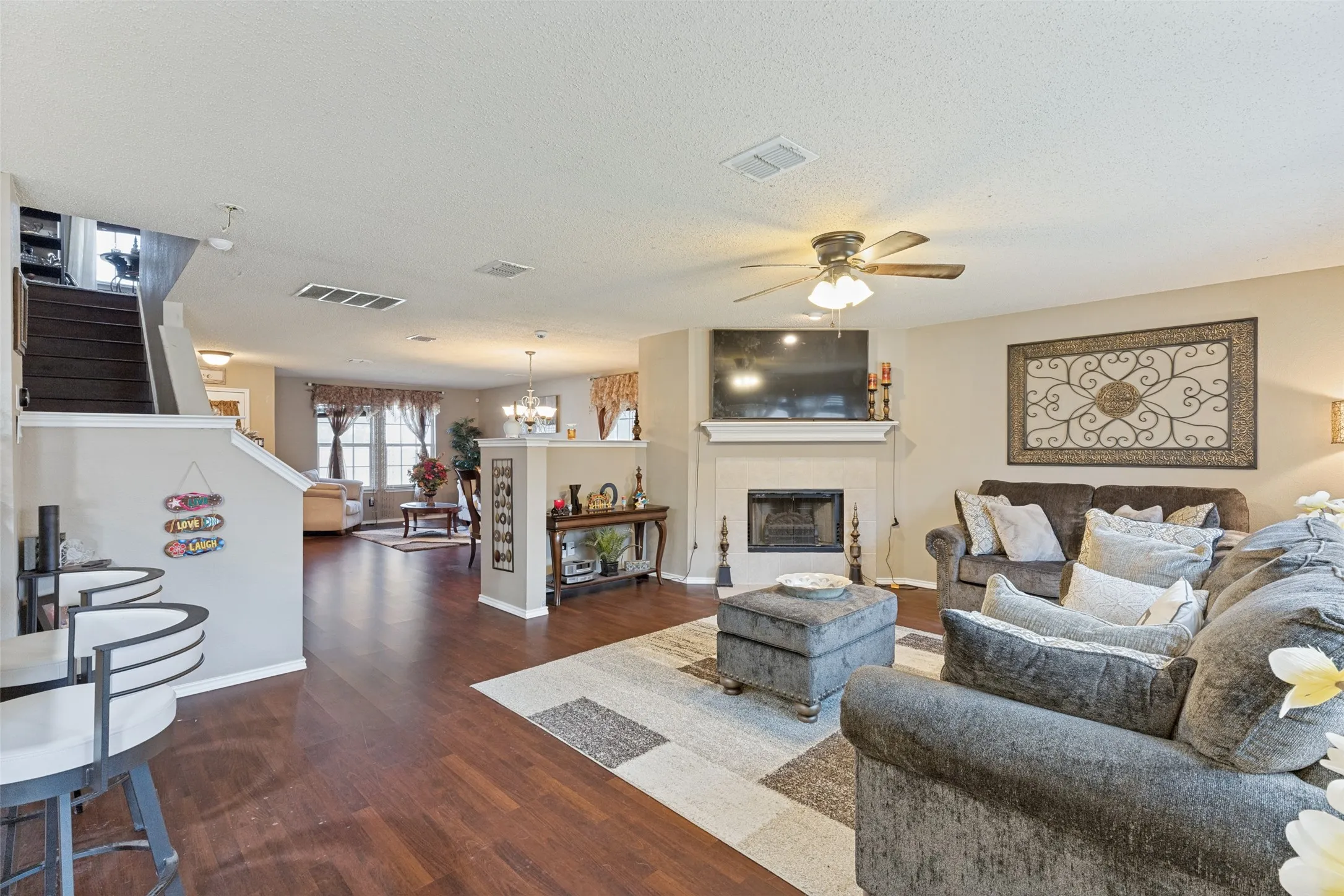 Single Family Residence For Sale in Tarrant County , 13821 Sonterra Ranch Road, Fort Worth, Texas 76262, 3 Bedroom, 3 Bathroom, Garage spaces, 2,648 Sqft, built in 2004, mls#21348990, Real Estate Agent in Fort Worth, Homes For Sale in Tarrant county, Homes For Sale in Fort Worth, Realtor in Fort Worth Texas, Real Estate Brokerage Independent Realty Texas, Luminita Cordes Realtor