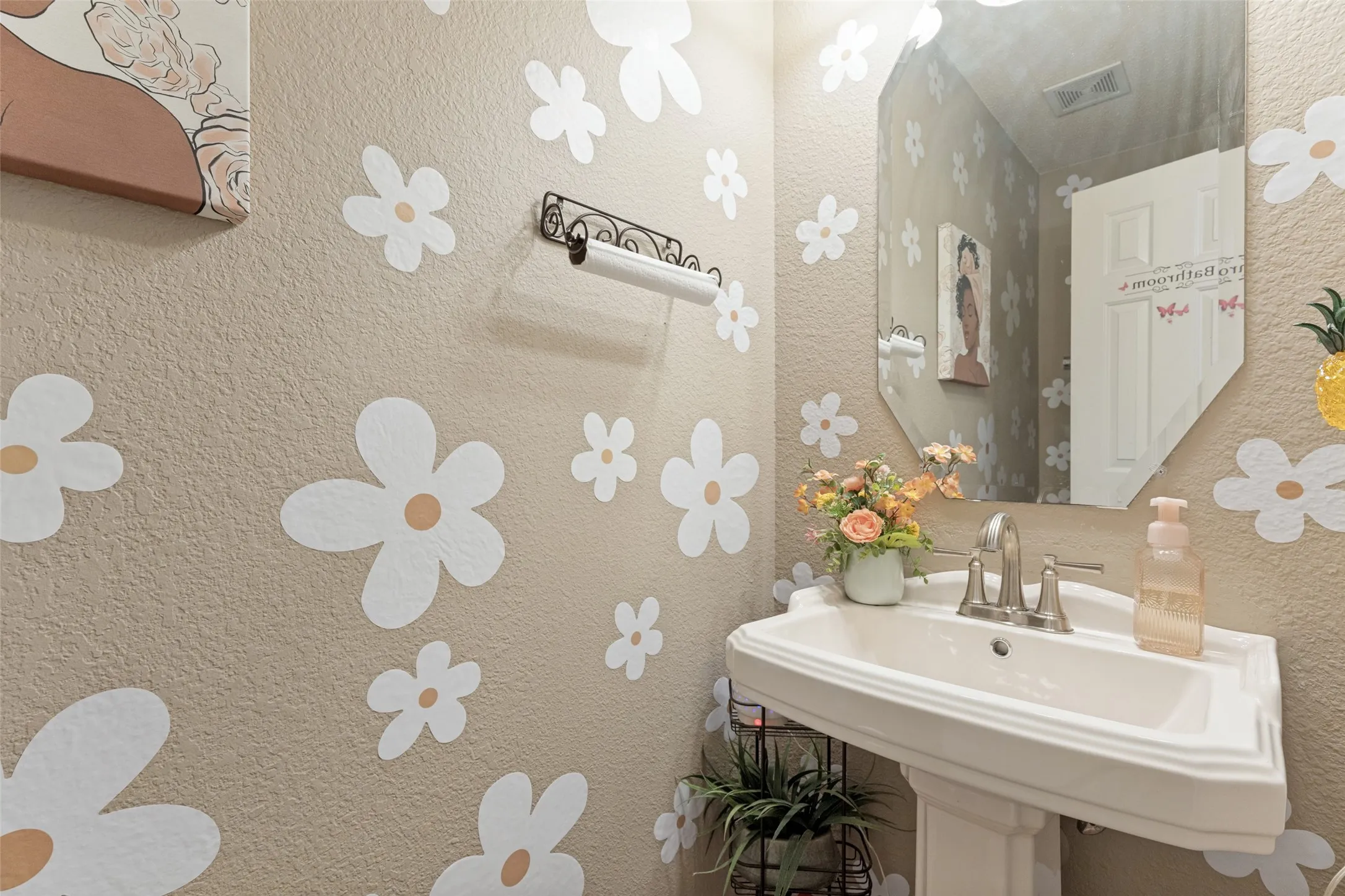Single Family Residence For Sale in Tarrant County , 13821 Sonterra Ranch Road, Fort Worth, Texas 76262, 3 Bedroom, 3 Bathroom, Garage spaces, 2,648 Sqft, built in 2004, mls#21348990, Real Estate Agent in Fort Worth, Homes For Sale in Tarrant county, Homes For Sale in Fort Worth, Realtor in Fort Worth Texas, Real Estate Brokerage Independent Realty Texas, Luminita Cordes Realtor