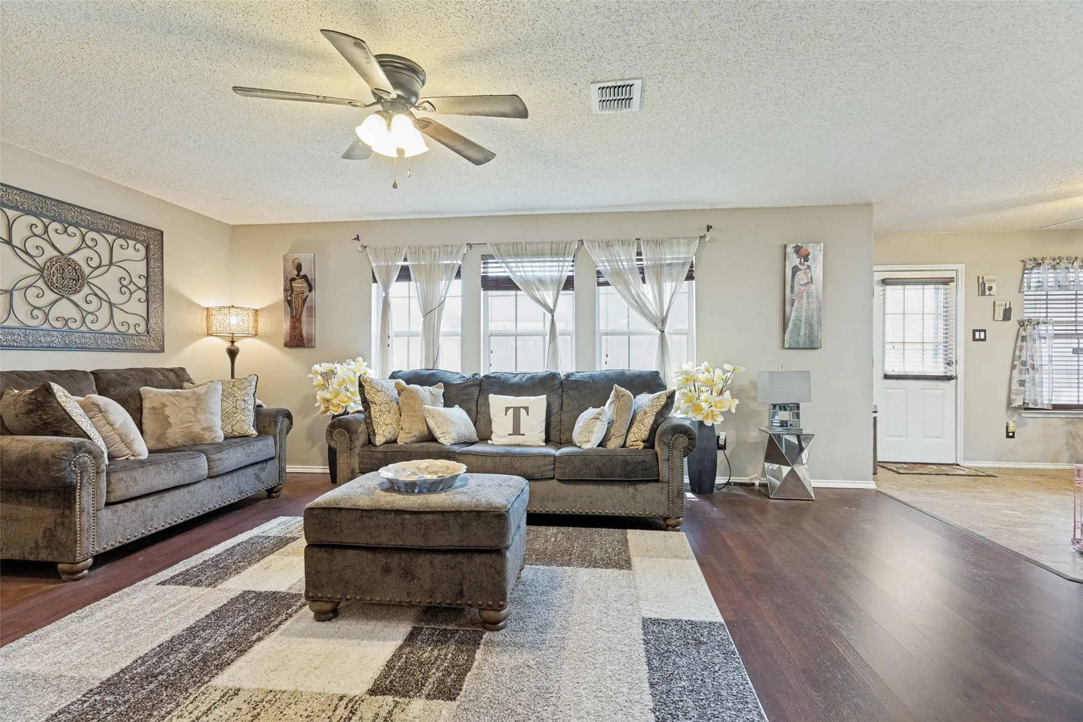 Single Family Residence For Sale in Tarrant County , 13821 Sonterra Ranch Road, Fort Worth, Texas 76262, 3 Bedroom, 3 Bathroom, Garage spaces, 2,648 Sqft, built in 2004, mls#21348990, Real Estate Agent in Fort Worth, Homes For Sale in Tarrant county, Homes For Sale in Fort Worth, Realtor in Fort Worth Texas, Real Estate Brokerage Independent Realty Texas, Luminita Cordes Realtor