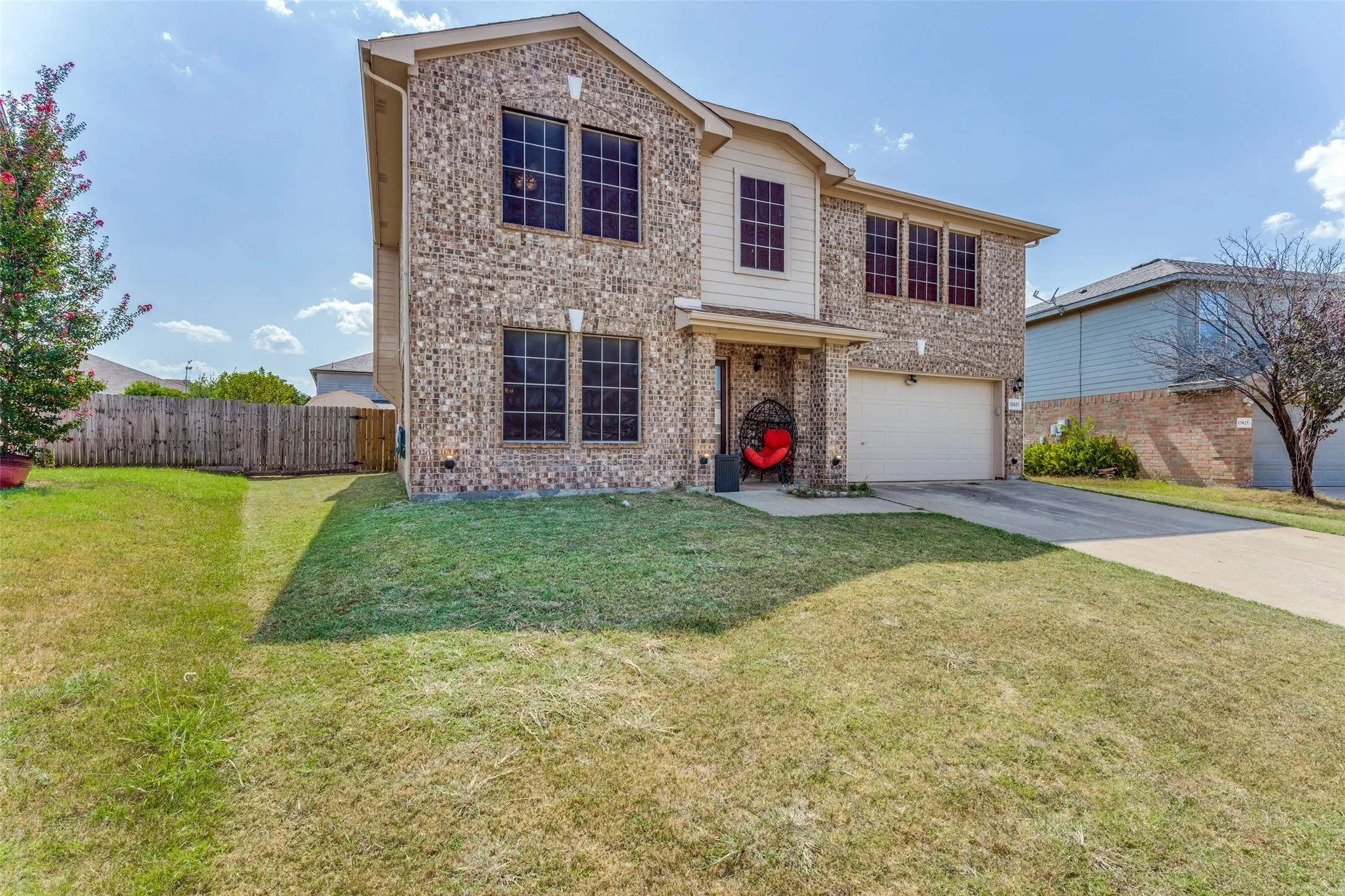 Single Family Residence For Sale in Tarrant County , 13821 Sonterra Ranch Road, Fort Worth, Texas 76262, 3 Bedroom, 3 Bathroom, Garage spaces, 2,648 Sqft, built in 2004, mls#21348990, Real Estate Agent in Fort Worth, Homes For Sale in Tarrant county, Homes For Sale in Fort Worth, Realtor in Fort Worth Texas, Real Estate Brokerage Independent Realty Texas, Luminita Cordes Realtor