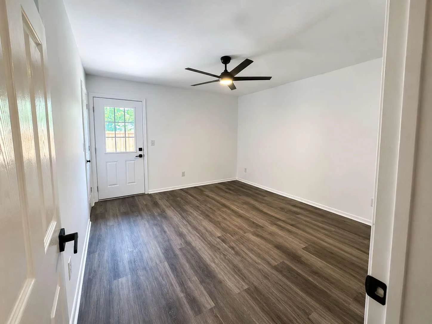 Duplex For Rent in Collin County , 305 N Arizona Drive 307, Celina, Texas 75009, 2 Bedroom, 1 Bathroom, 1 Garage spaces, 1,021 Sqft, built in 1999, mls#21348916, Real Estate Agent in Celina, Homes For Rent in Collin county, Homes For Rent in Celina, Realtor in Celina Texas, Real Estate Brokerage Independent Realty Texas, Luminita Cordes Realtor