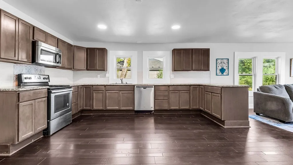 Single Family Residence For Sale in Grayson County , 2726 W Washington Street, Denison, Texas 75020, 3 Bedrooms, 2 Bathrooms, Garage spaces, 1,664 Sqft, built in 1936, Price $259,000, mls#21349013, Real Estate Agent in Denison, Homes For Sale in Grayson county, Homes For Sale in Denison, Realtor in Denison Texas, Real Estate Brokerage Independent Realty Texas, Luminita Cordes Realtor