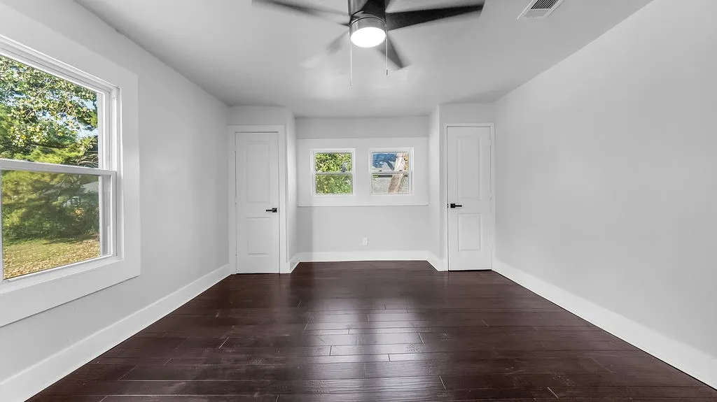 Single Family Residence For Sale in Grayson County , 2726 W Washington Street, Denison, Texas 75020, 3 Bedrooms, 2 Bathrooms, Garage spaces, 1,664 Sqft, built in 1936, Price $259,000, mls#21349013, Real Estate Agent in Denison, Homes For Sale in Grayson county, Homes For Sale in Denison, Realtor in Denison Texas, Real Estate Brokerage Independent Realty Texas, Luminita Cordes Realtor
