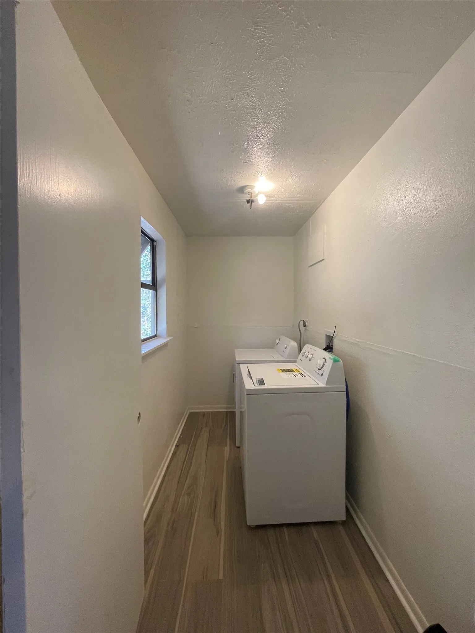 Single Family Residence For Sale in Fannin County , 1305 Lynn Street, Bonham, Texas 75418, 3 Bedrooms, 1 Bathroom, Garage spaces, 954 Sqft, built in 1954, Price $142,900, mls#21348672, Real Estate Agent in Bonham, Homes For Sale in Fannin county, Homes For Sale in Bonham, Realtor in Bonham Texas, Real Estate Brokerage Independent Realty Texas, Luminita Cordes Realtor