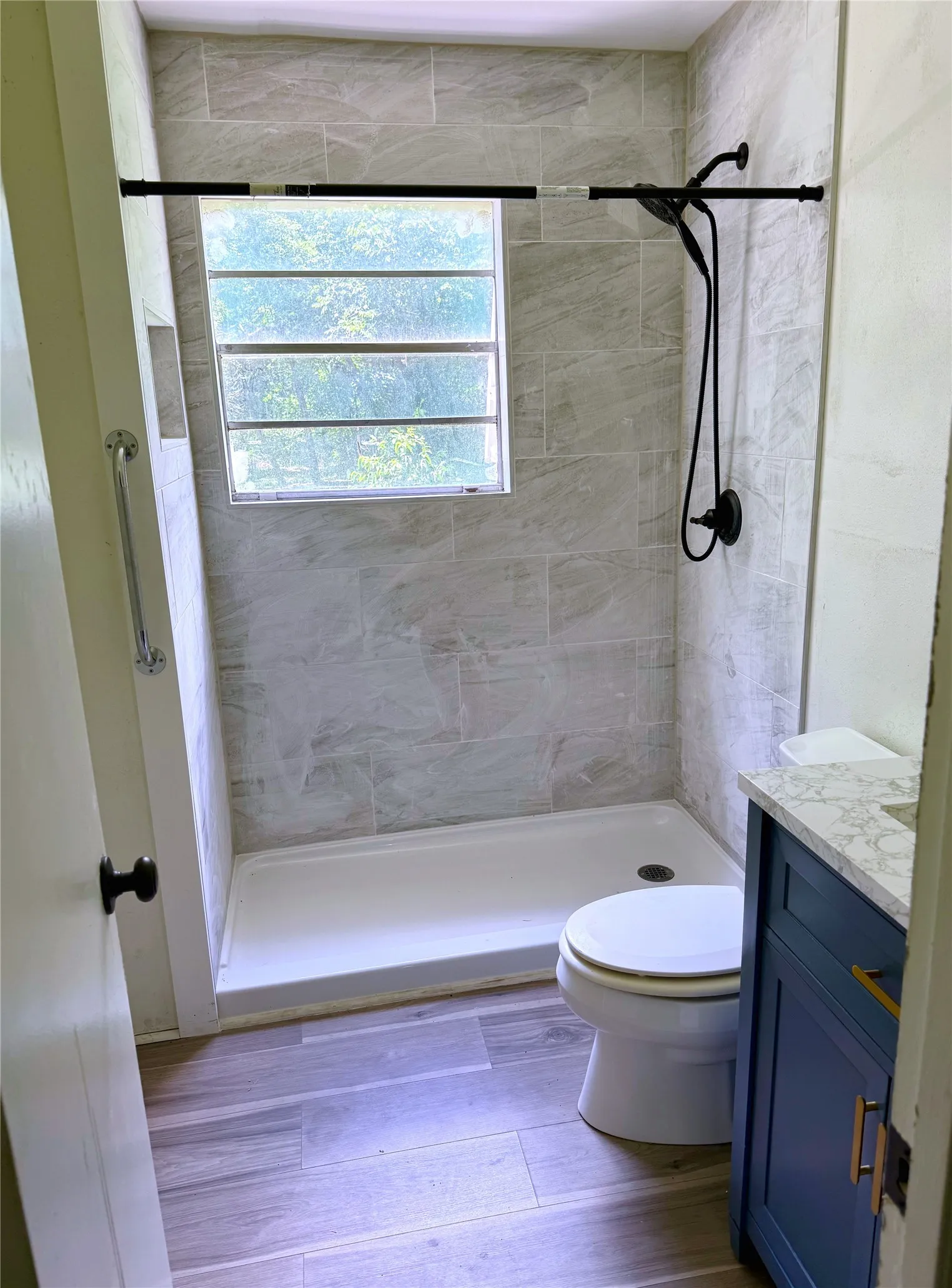 Single Family Residence For Sale in Fannin County , 1305 Lynn Street, Bonham, Texas 75418, 3 Bedrooms, 1 Bathroom, Garage spaces, 954 Sqft, built in 1954, Price $142,900, mls#21348672, Real Estate Agent in Bonham, Homes For Sale in Fannin county, Homes For Sale in Bonham, Realtor in Bonham Texas, Real Estate Brokerage Independent Realty Texas, Luminita Cordes Realtor