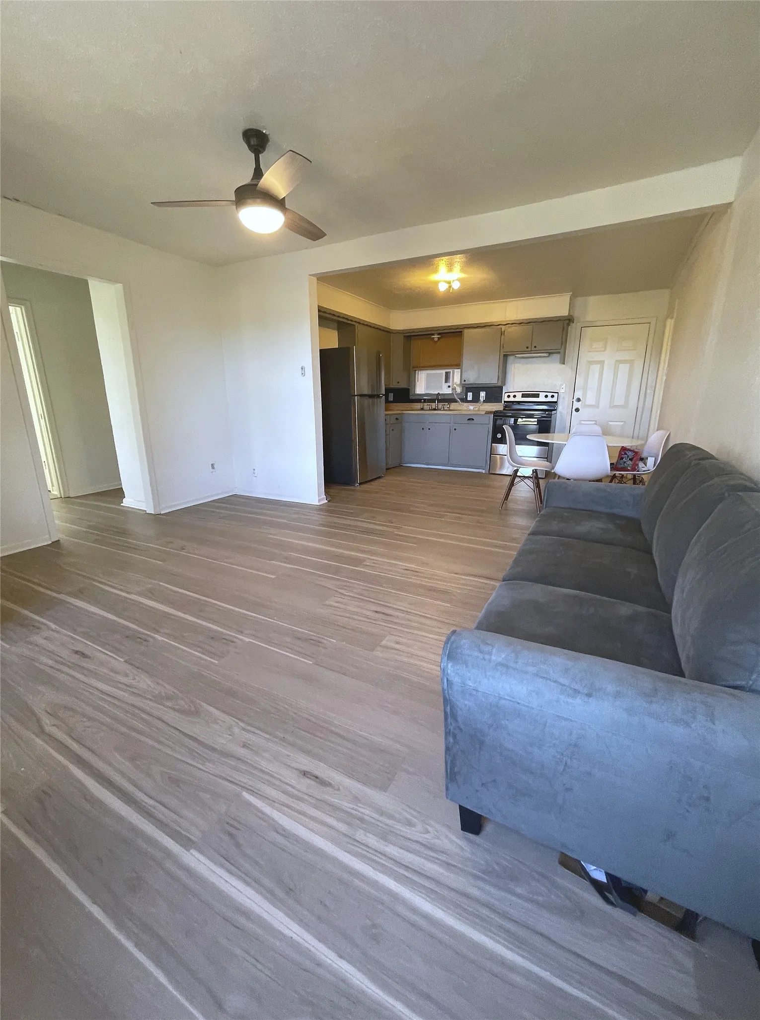 Single Family Residence For Sale in Fannin County , 1305 Lynn Street, Bonham, Texas 75418, 3 Bedrooms, 1 Bathroom, Garage spaces, 954 Sqft, built in 1954, Price $142,900, mls#21348672, Real Estate Agent in Bonham, Homes For Sale in Fannin county, Homes For Sale in Bonham, Realtor in Bonham Texas, Real Estate Brokerage Independent Realty Texas, Luminita Cordes Realtor