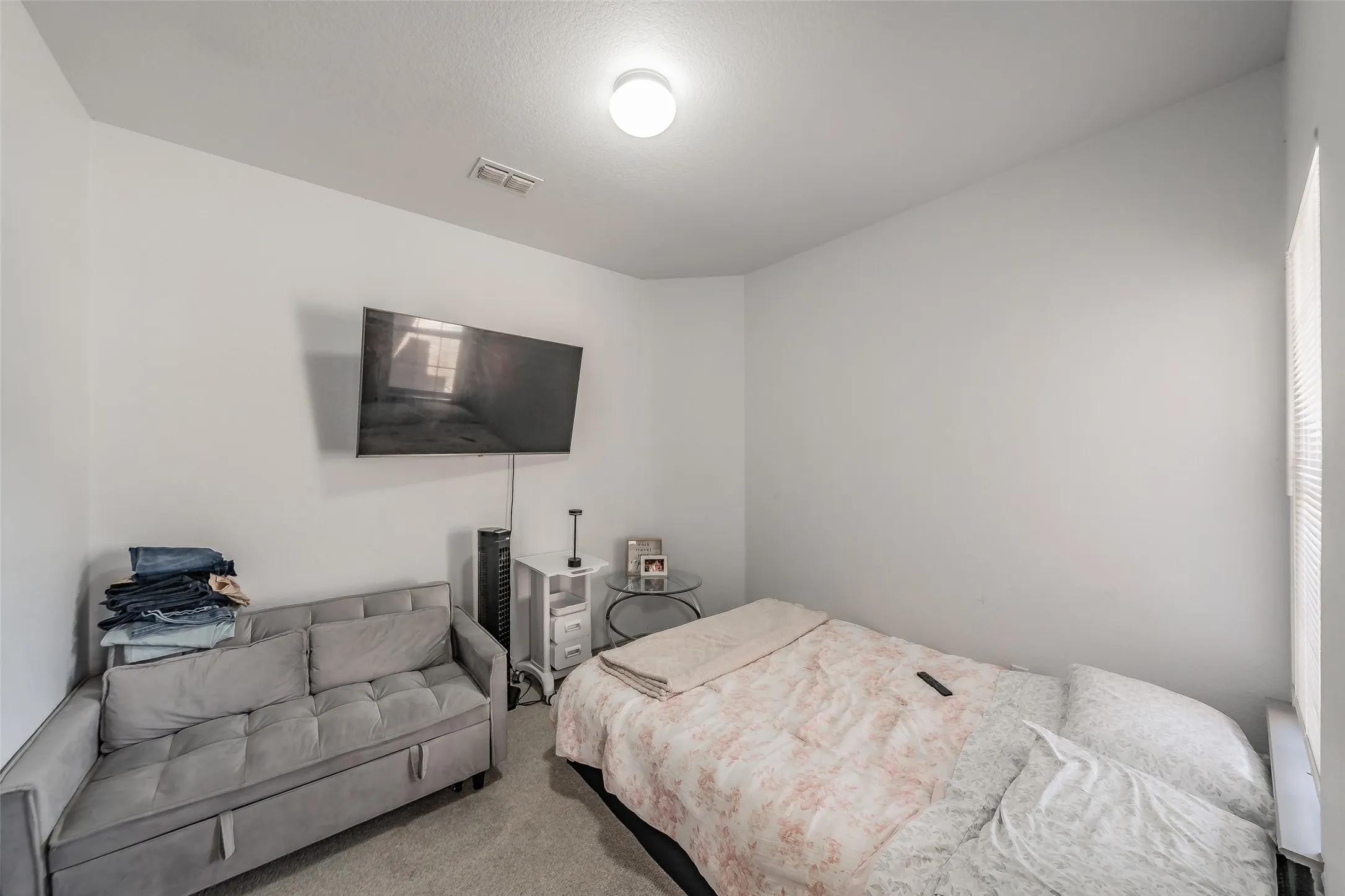 Single Family Residence For Sale in Tarrant County , 4820 Thames Drive, Grand Prairie, Texas 75052, 4 Bedroom, 2 Bathroom, 2 Garage spaces, 2,102 Sqft, built in 2000, mls#21347715, Real Estate Agent in Grand Prairie, Homes For Sale in Tarrant county, Homes For Sale in Grand Prairie, Realtor in Grand Prairie Texas, Real Estate Brokerage Independent Realty Texas, Luminita Cordes Realtor