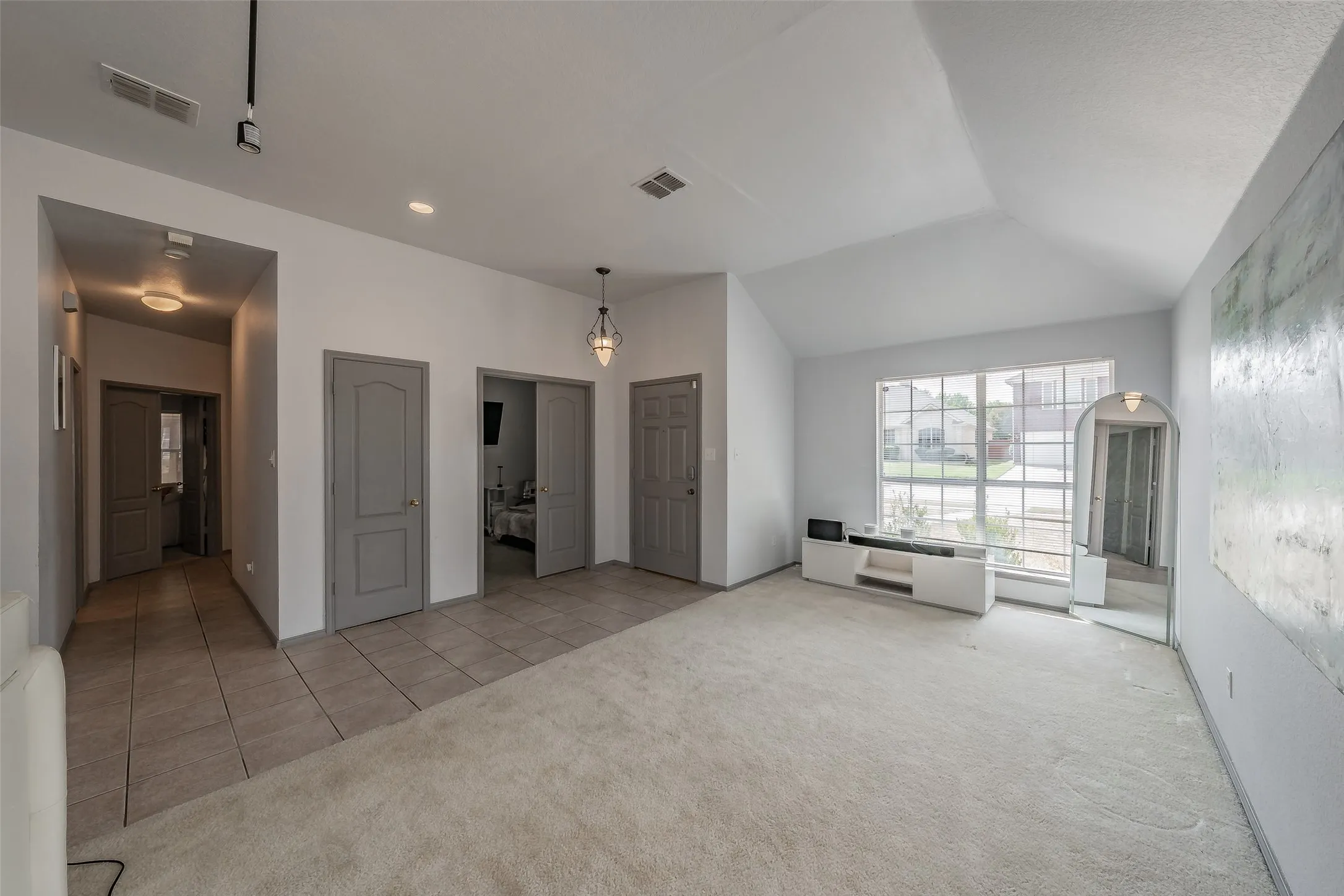 Single Family Residence For Sale in Tarrant County , 4820 Thames Drive, Grand Prairie, Texas 75052, 4 Bedroom, 2 Bathroom, 2 Garage spaces, 2,102 Sqft, built in 2000, mls#21347715, Real Estate Agent in Grand Prairie, Homes For Sale in Tarrant county, Homes For Sale in Grand Prairie, Realtor in Grand Prairie Texas, Real Estate Brokerage Independent Realty Texas, Luminita Cordes Realtor