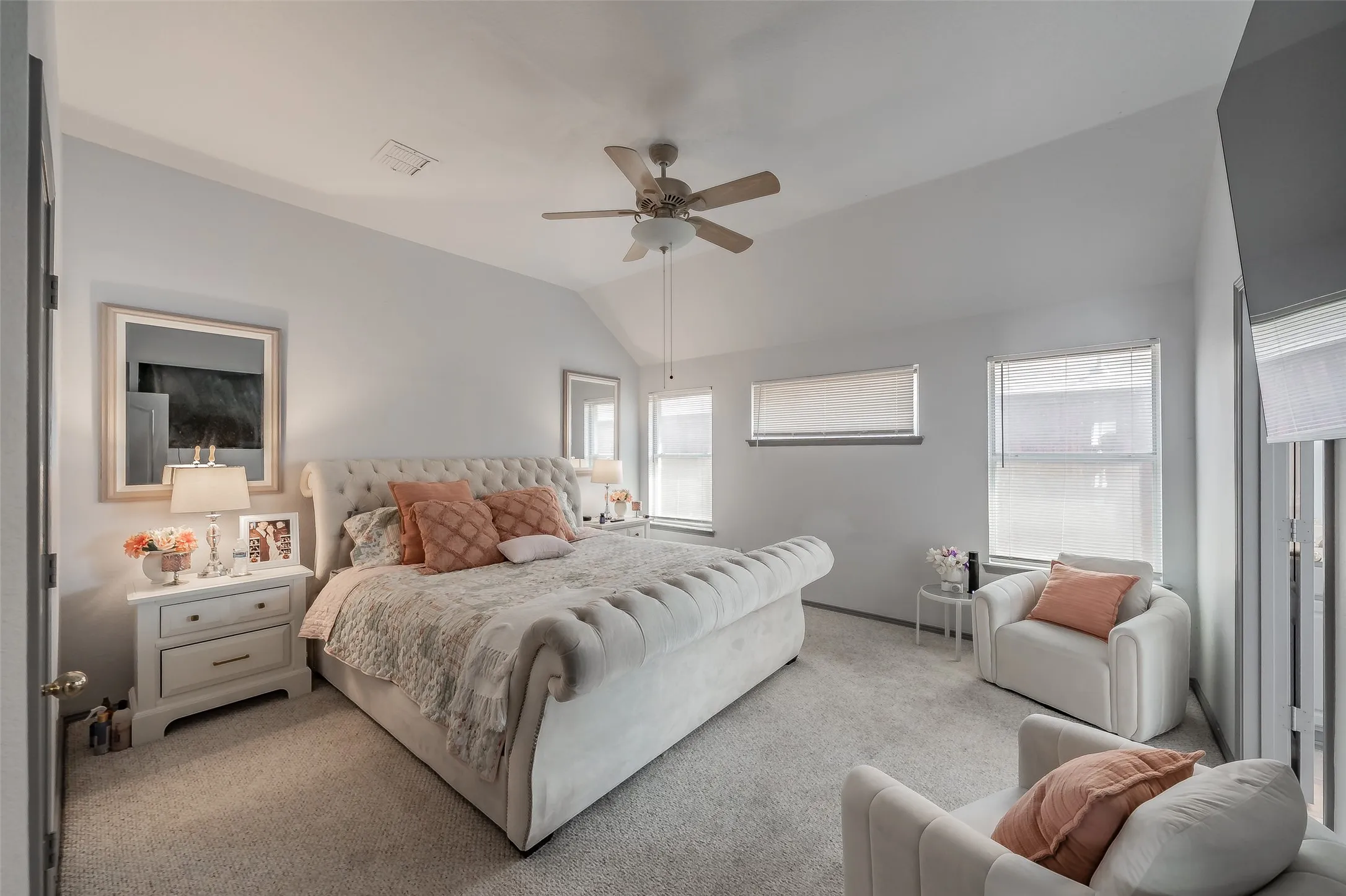 Single Family Residence For Sale in Tarrant County , 4820 Thames Drive, Grand Prairie, Texas 75052, 4 Bedroom, 2 Bathroom, 2 Garage spaces, 2,102 Sqft, built in 2000, mls#21347715, Real Estate Agent in Grand Prairie, Homes For Sale in Tarrant county, Homes For Sale in Grand Prairie, Realtor in Grand Prairie Texas, Real Estate Brokerage Independent Realty Texas, Luminita Cordes Realtor