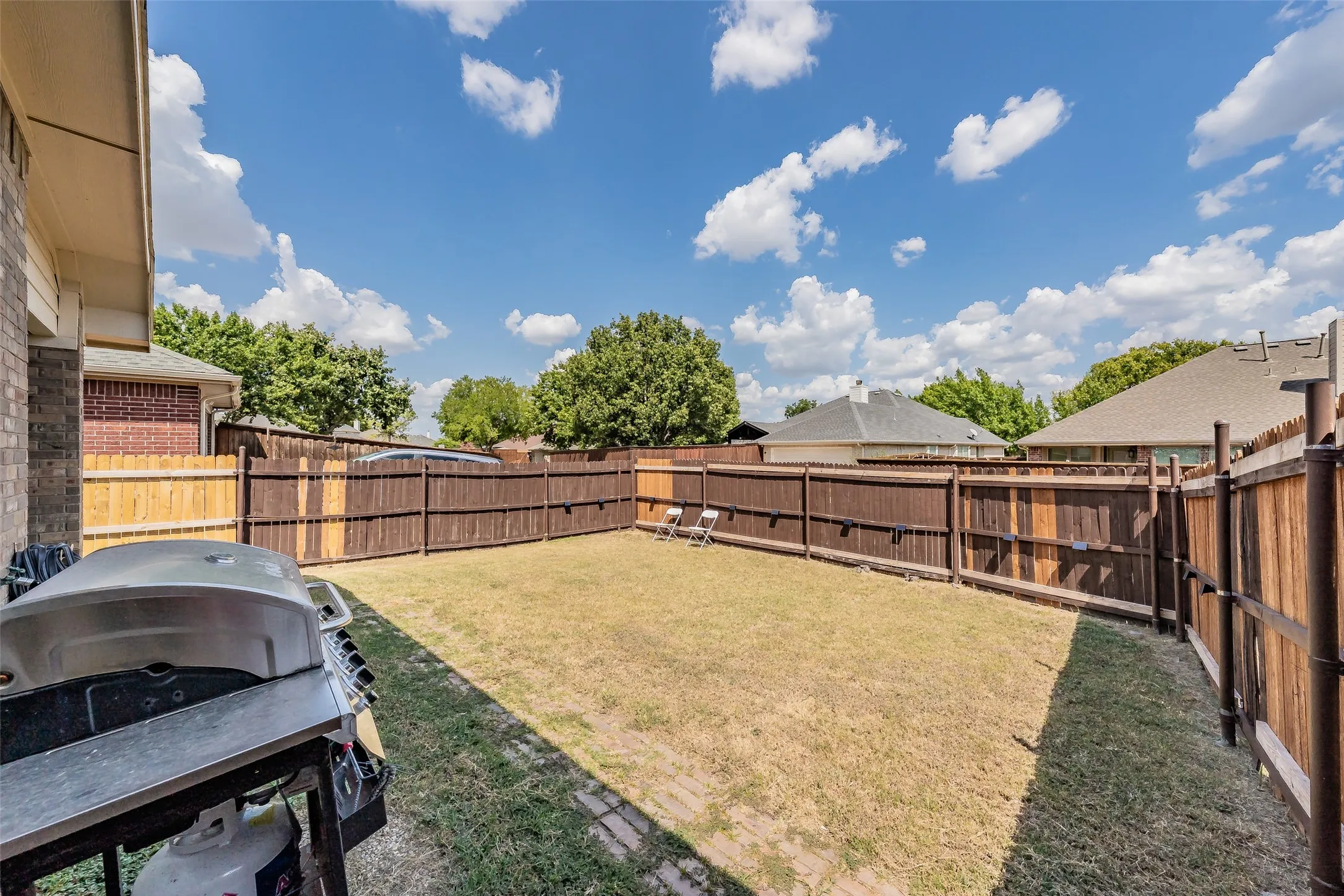 Single Family Residence For Sale in Tarrant County , 4820 Thames Drive, Grand Prairie, Texas 75052, 4 Bedroom, 2 Bathroom, 2 Garage spaces, 2,102 Sqft, built in 2000, mls#21347715, Real Estate Agent in Grand Prairie, Homes For Sale in Tarrant county, Homes For Sale in Grand Prairie, Realtor in Grand Prairie Texas, Real Estate Brokerage Independent Realty Texas, Luminita Cordes Realtor