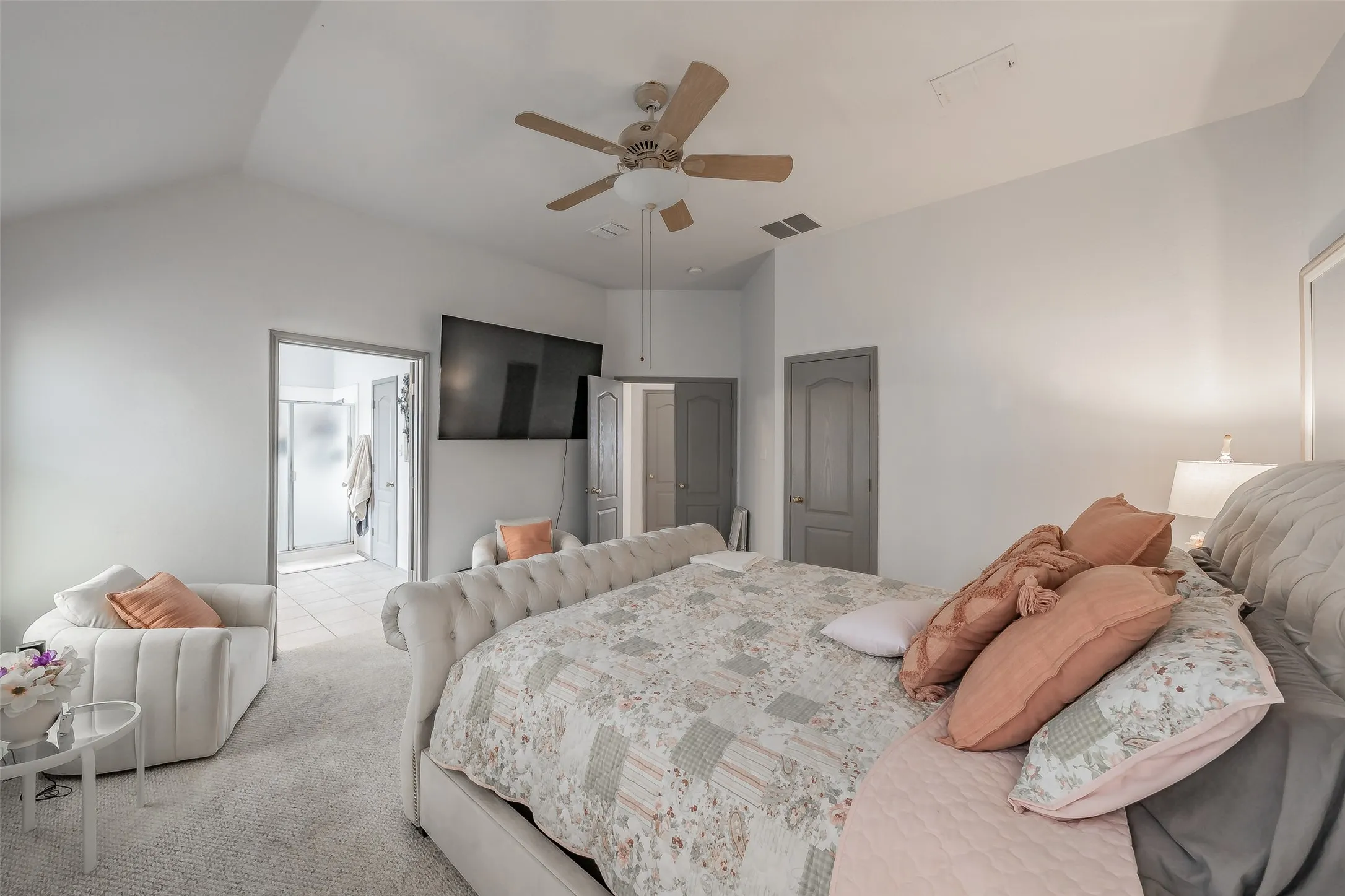 Single Family Residence For Sale in Tarrant County , 4820 Thames Drive, Grand Prairie, Texas 75052, 4 Bedroom, 2 Bathroom, 2 Garage spaces, 2,102 Sqft, built in 2000, mls#21347715, Real Estate Agent in Grand Prairie, Homes For Sale in Tarrant county, Homes For Sale in Grand Prairie, Realtor in Grand Prairie Texas, Real Estate Brokerage Independent Realty Texas, Luminita Cordes Realtor
