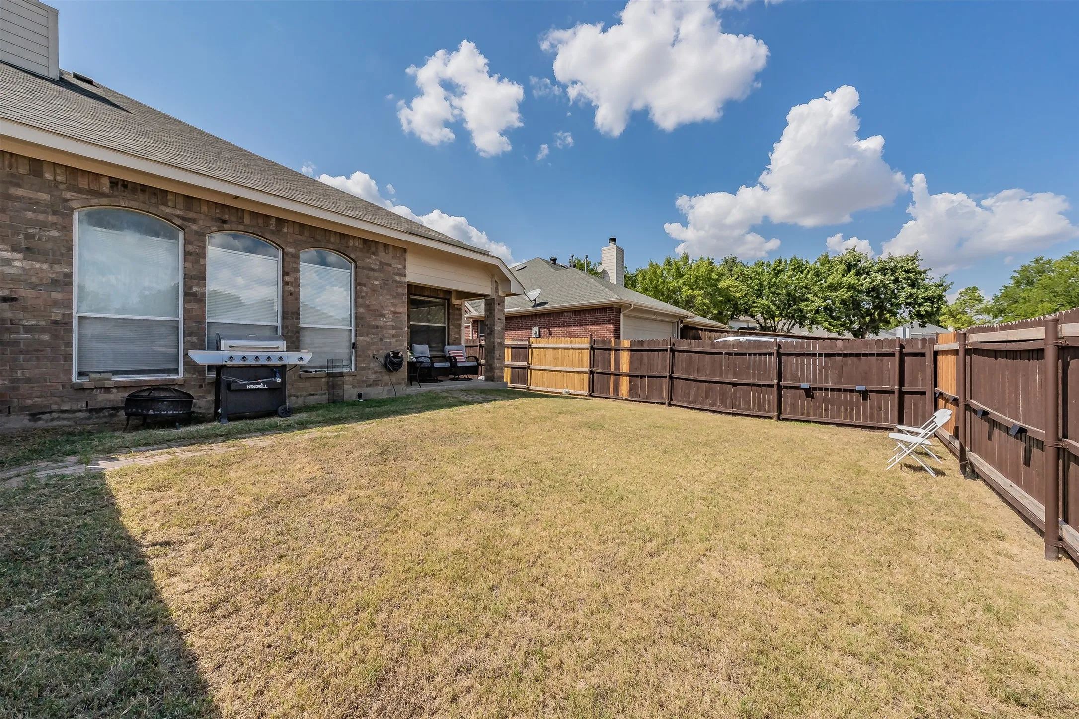 Single Family Residence For Sale in Tarrant County , 4820 Thames Drive, Grand Prairie, Texas 75052, 4 Bedroom, 2 Bathroom, 2 Garage spaces, 2,102 Sqft, built in 2000, mls#21347715, Real Estate Agent in Grand Prairie, Homes For Sale in Tarrant county, Homes For Sale in Grand Prairie, Realtor in Grand Prairie Texas, Real Estate Brokerage Independent Realty Texas, Luminita Cordes Realtor