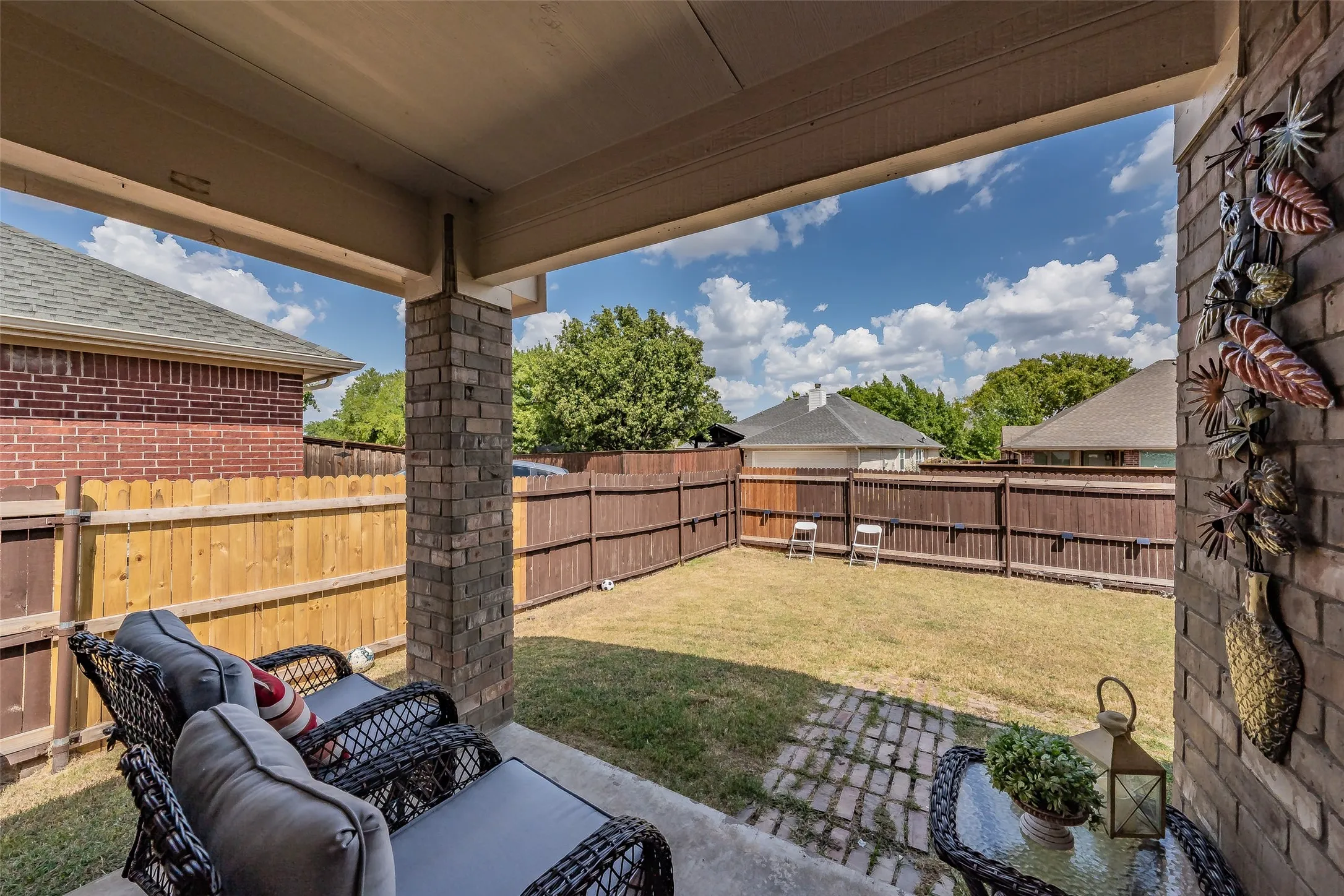 Single Family Residence For Sale in Tarrant County , 4820 Thames Drive, Grand Prairie, Texas 75052, 4 Bedroom, 2 Bathroom, 2 Garage spaces, 2,102 Sqft, built in 2000, mls#21347715, Real Estate Agent in Grand Prairie, Homes For Sale in Tarrant county, Homes For Sale in Grand Prairie, Realtor in Grand Prairie Texas, Real Estate Brokerage Independent Realty Texas, Luminita Cordes Realtor