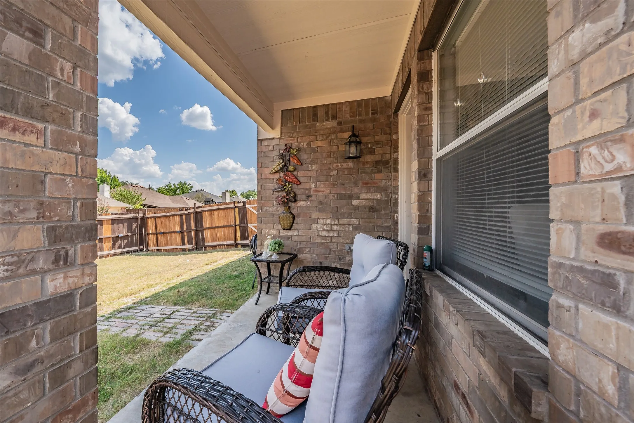 Single Family Residence For Sale in Tarrant County , 4820 Thames Drive, Grand Prairie, Texas 75052, 4 Bedroom, 2 Bathroom, 2 Garage spaces, 2,102 Sqft, built in 2000, mls#21347715, Real Estate Agent in Grand Prairie, Homes For Sale in Tarrant county, Homes For Sale in Grand Prairie, Realtor in Grand Prairie Texas, Real Estate Brokerage Independent Realty Texas, Luminita Cordes Realtor