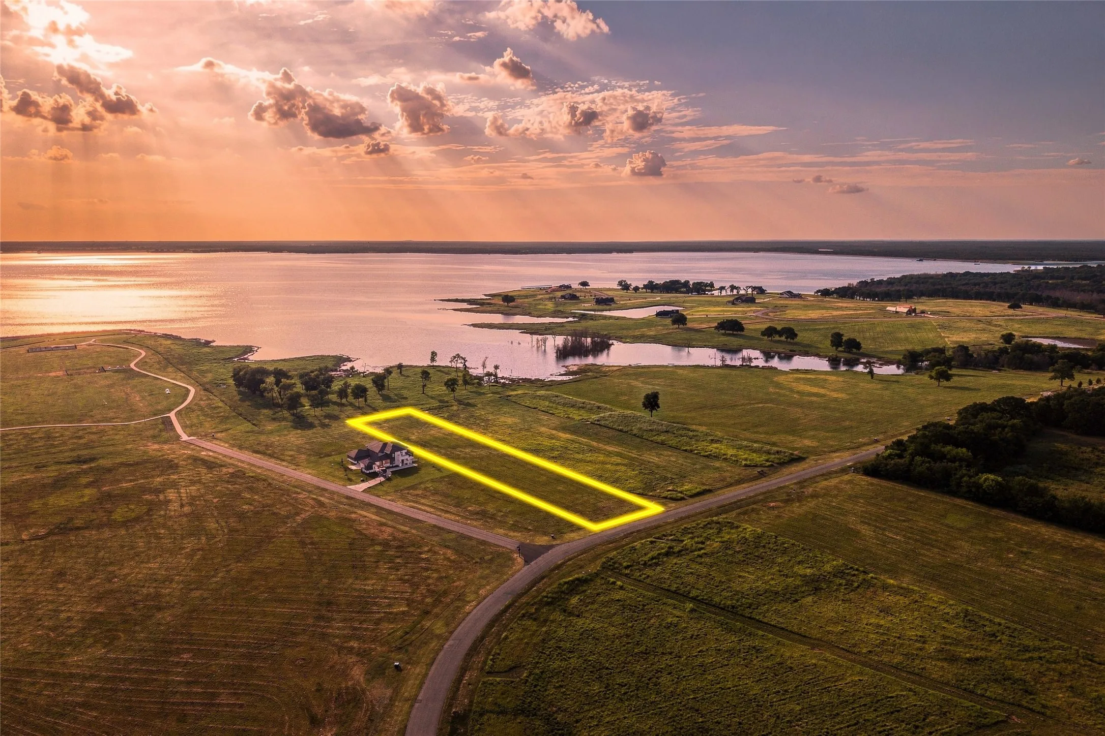 Improved Land For Sale in Fannin County , 524 Shores Drive, Honey Grove, Texas 75446, 0, 0, Garage spaces, 0 Sqft, built in 0, Price $450,000, mls#21348695, Real Estate Agent in Honey Grove, Homes For Sale in Fannin county, Homes For Sale in Honey Grove, Realtor in Honey Grove Texas, Real Estate Brokerage Independent Realty Texas, Luminita Cordes Realtor