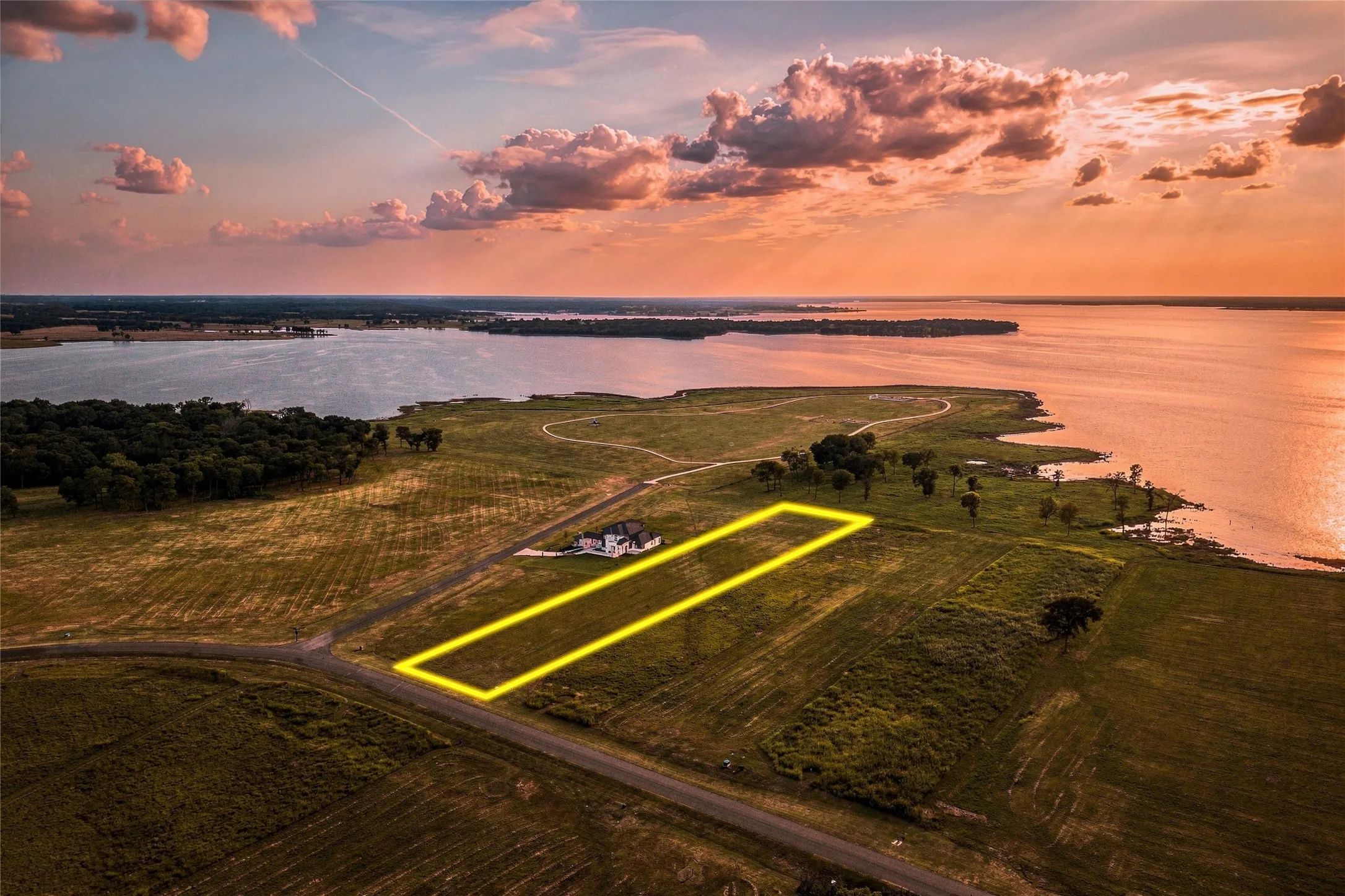 Improved Land For Sale in Fannin County , 524 Shores Drive, Honey Grove, Texas 75446, 0, 0, Garage spaces, 0 Sqft, built in 0, Price $450,000, mls#21348695, Real Estate Agent in Honey Grove, Homes For Sale in Fannin county, Homes For Sale in Honey Grove, Realtor in Honey Grove Texas, Real Estate Brokerage Independent Realty Texas, Luminita Cordes Realtor